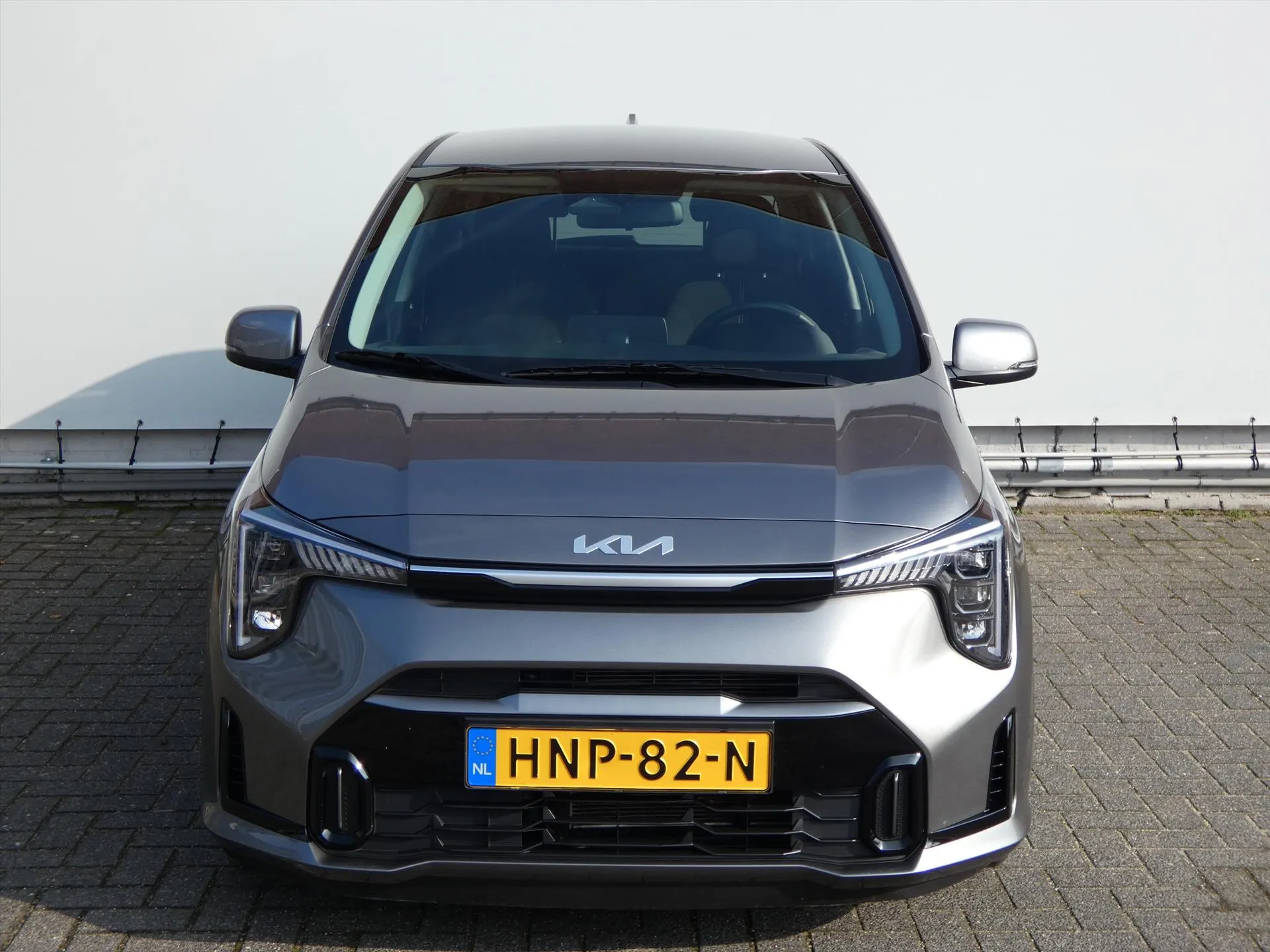 Kia Picanto met kenteken HNP-82-N – achteraanzicht