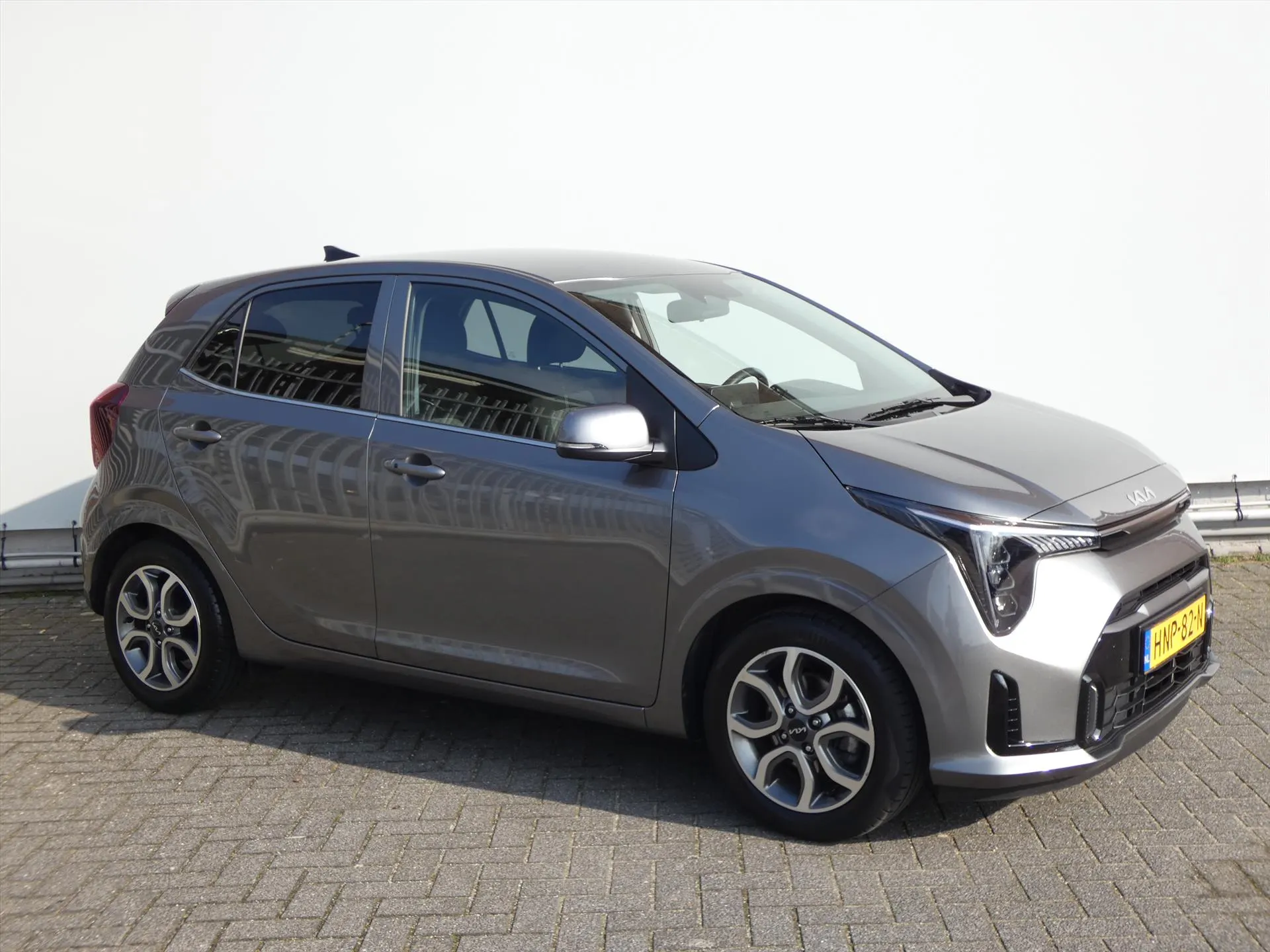 Kia Picanto met kenteken HNP-82-N – interieur