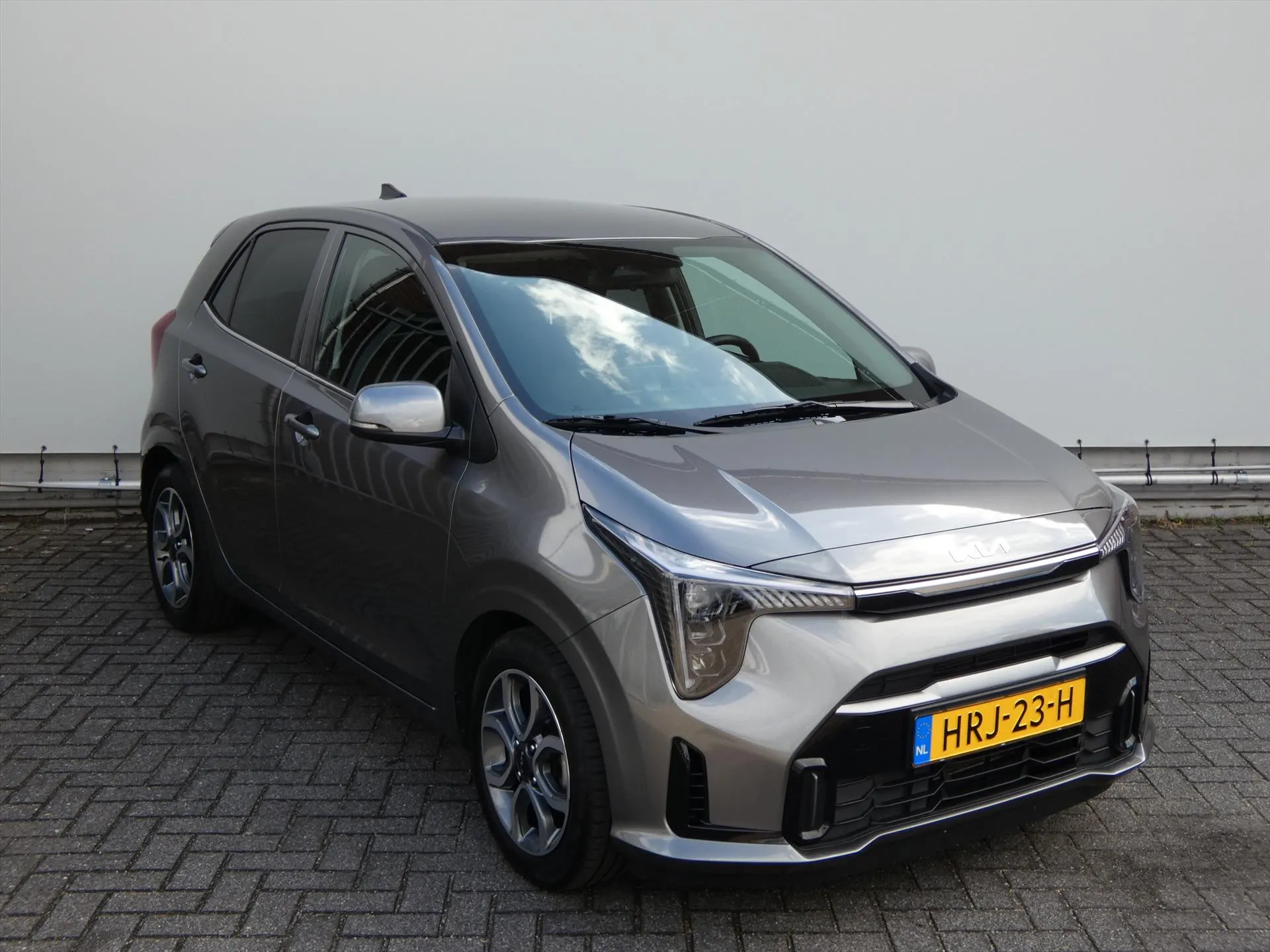 Kia Picanto met kenteken HRJ-23-H – interieur