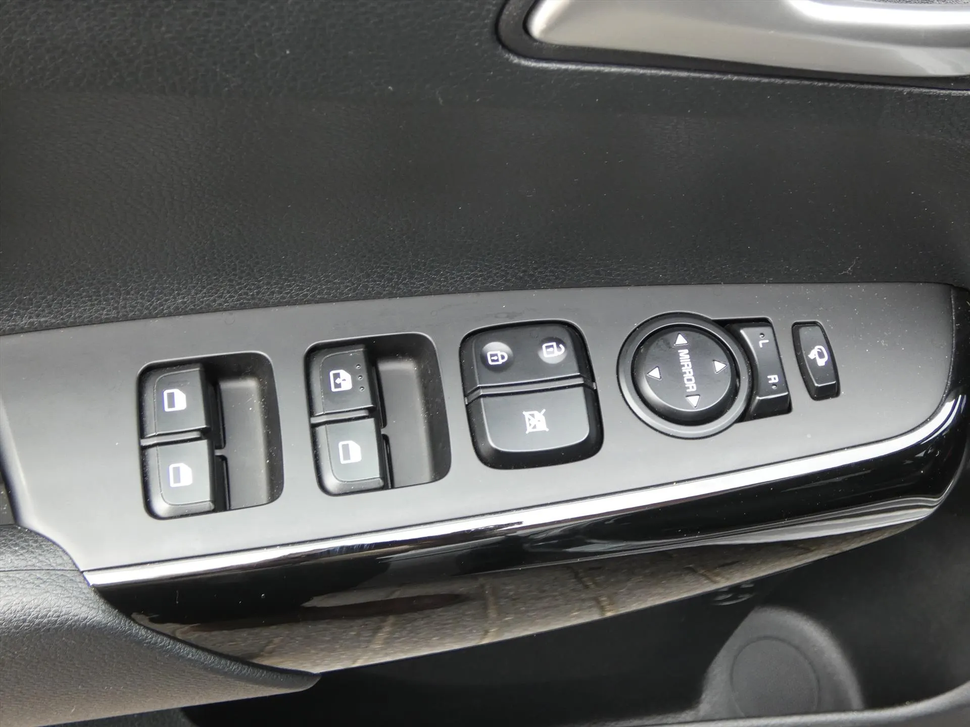 Kia Picanto met kenteken HZP-56-T – interieur