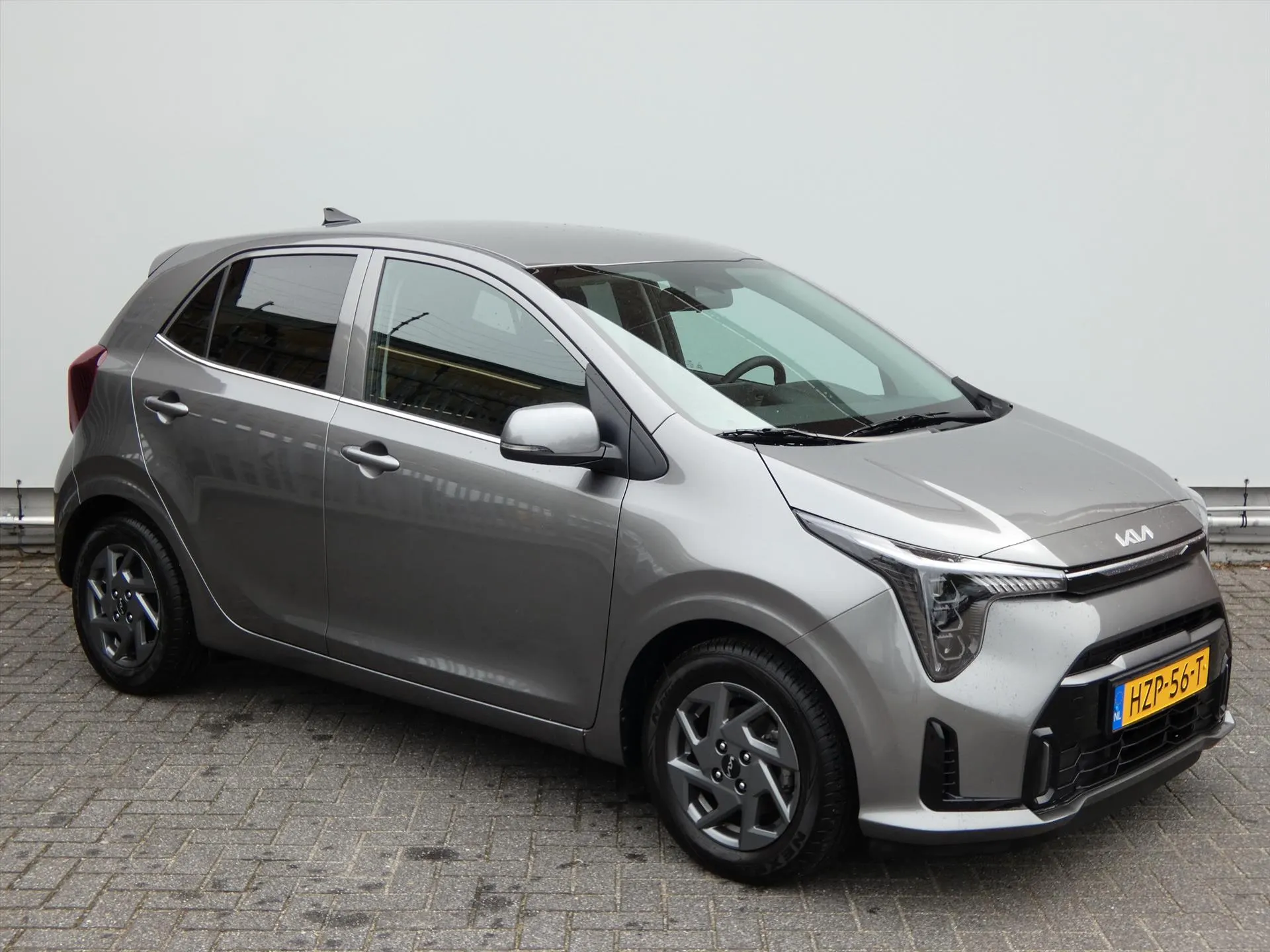Kia Picanto met kenteken HZP-56-T – dashboard