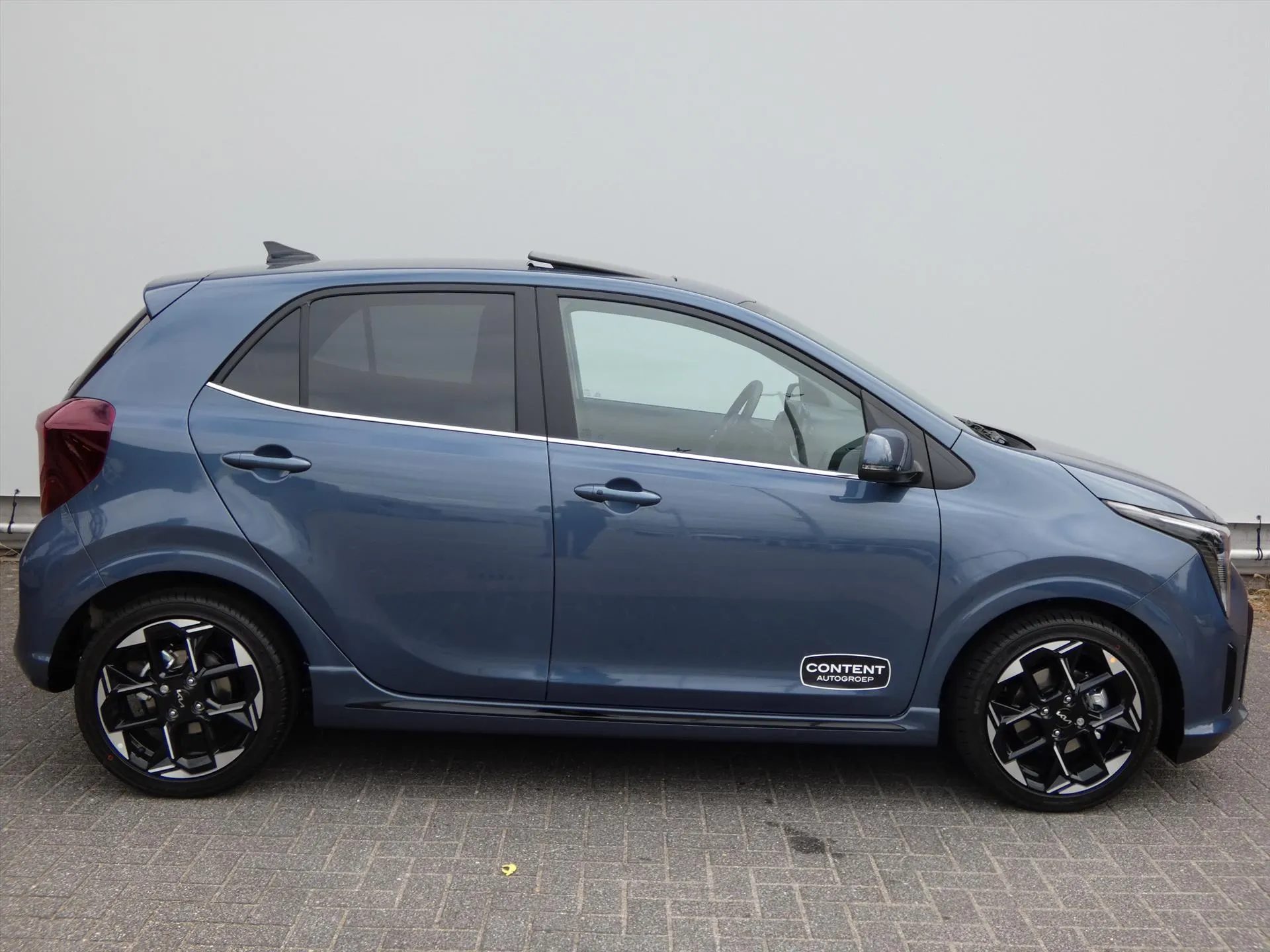 Kia Picanto met kenteken JBR-13-P – dashboard