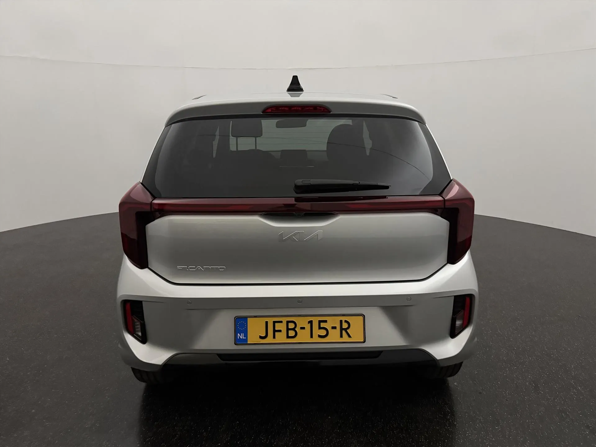 Kia Picanto met kenteken JFB-15-R – dashboard