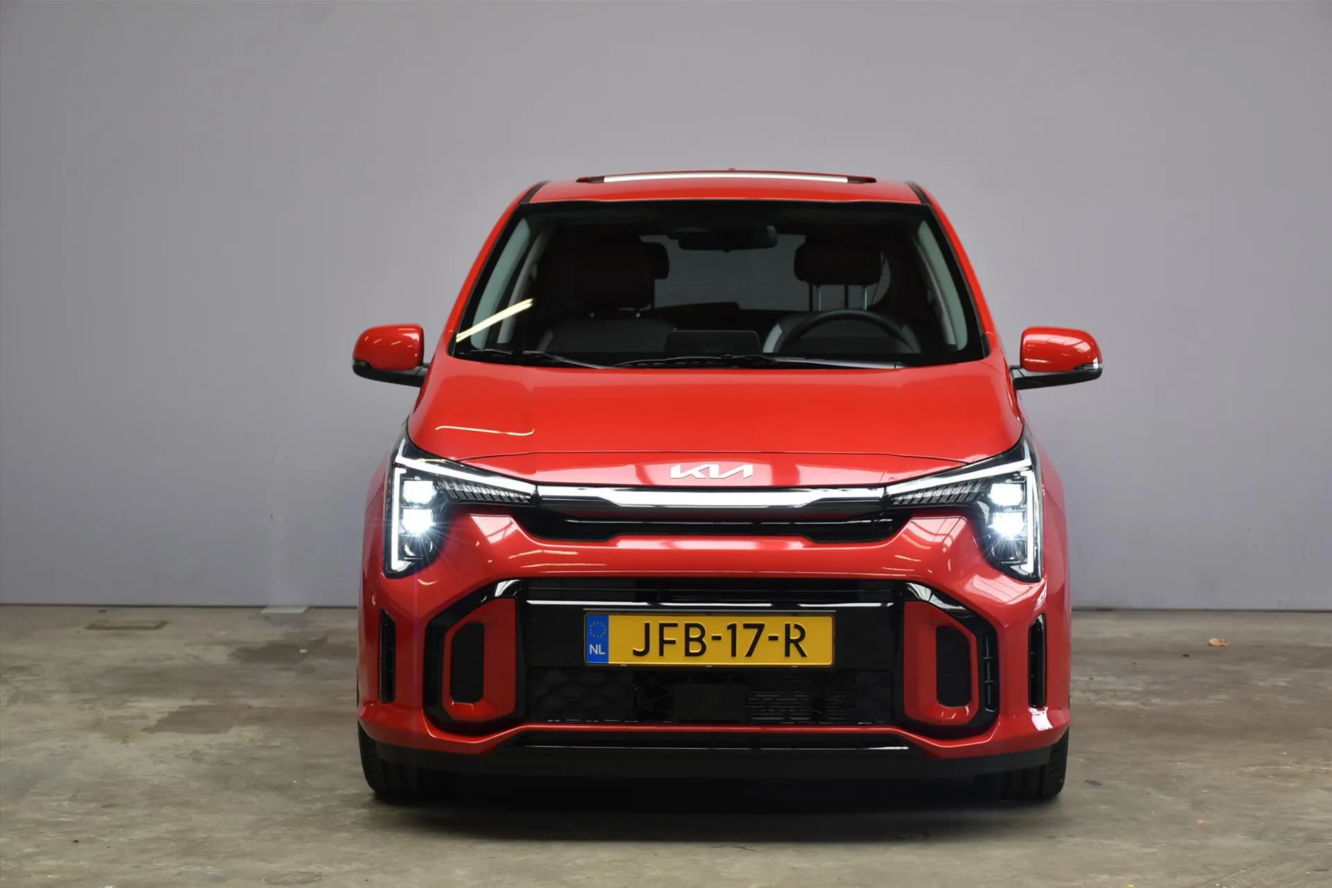 Kia Picanto met kenteken JFB-17-R – achteraanzicht