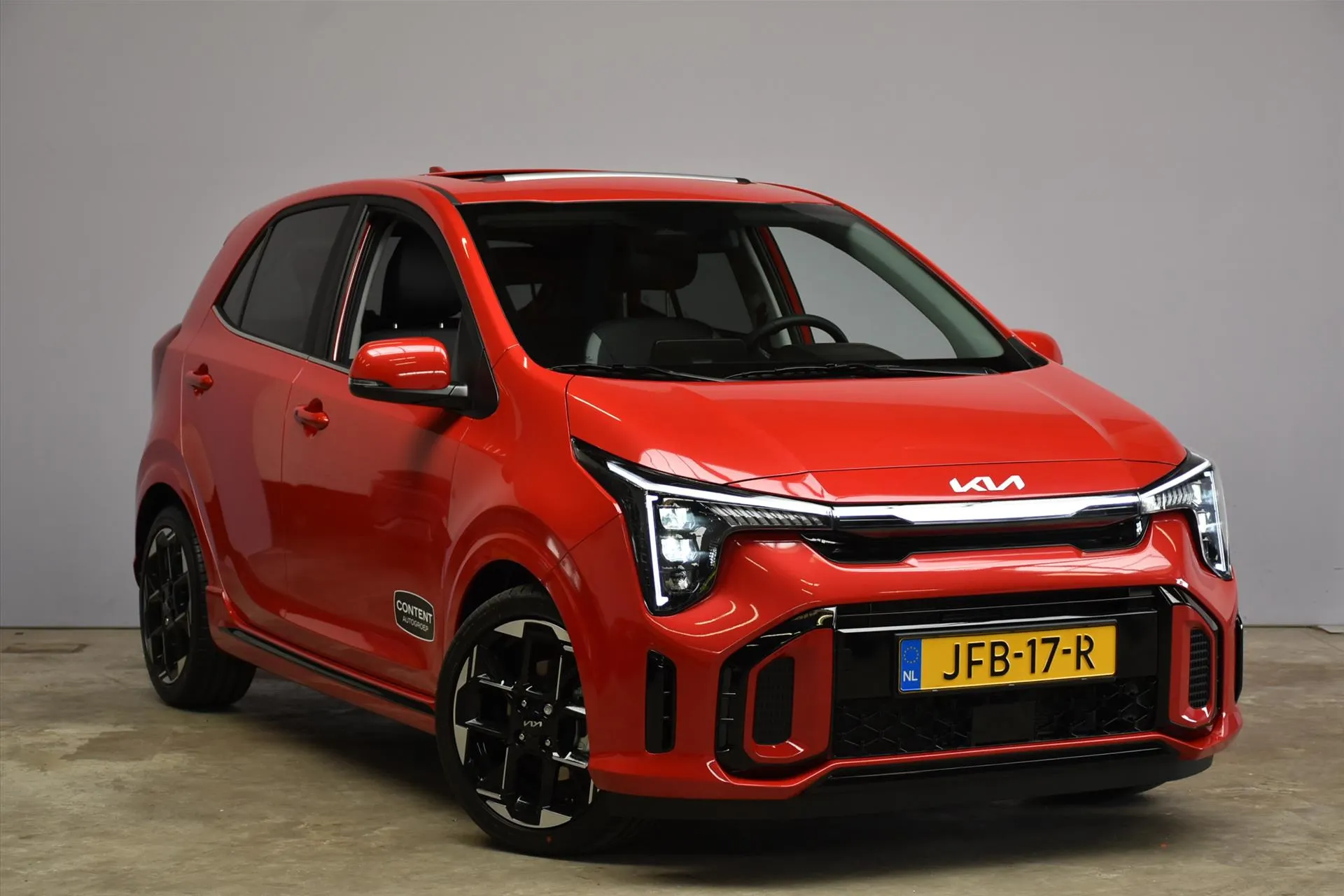 Kia Picanto met kenteken JFB-17-R – interieur