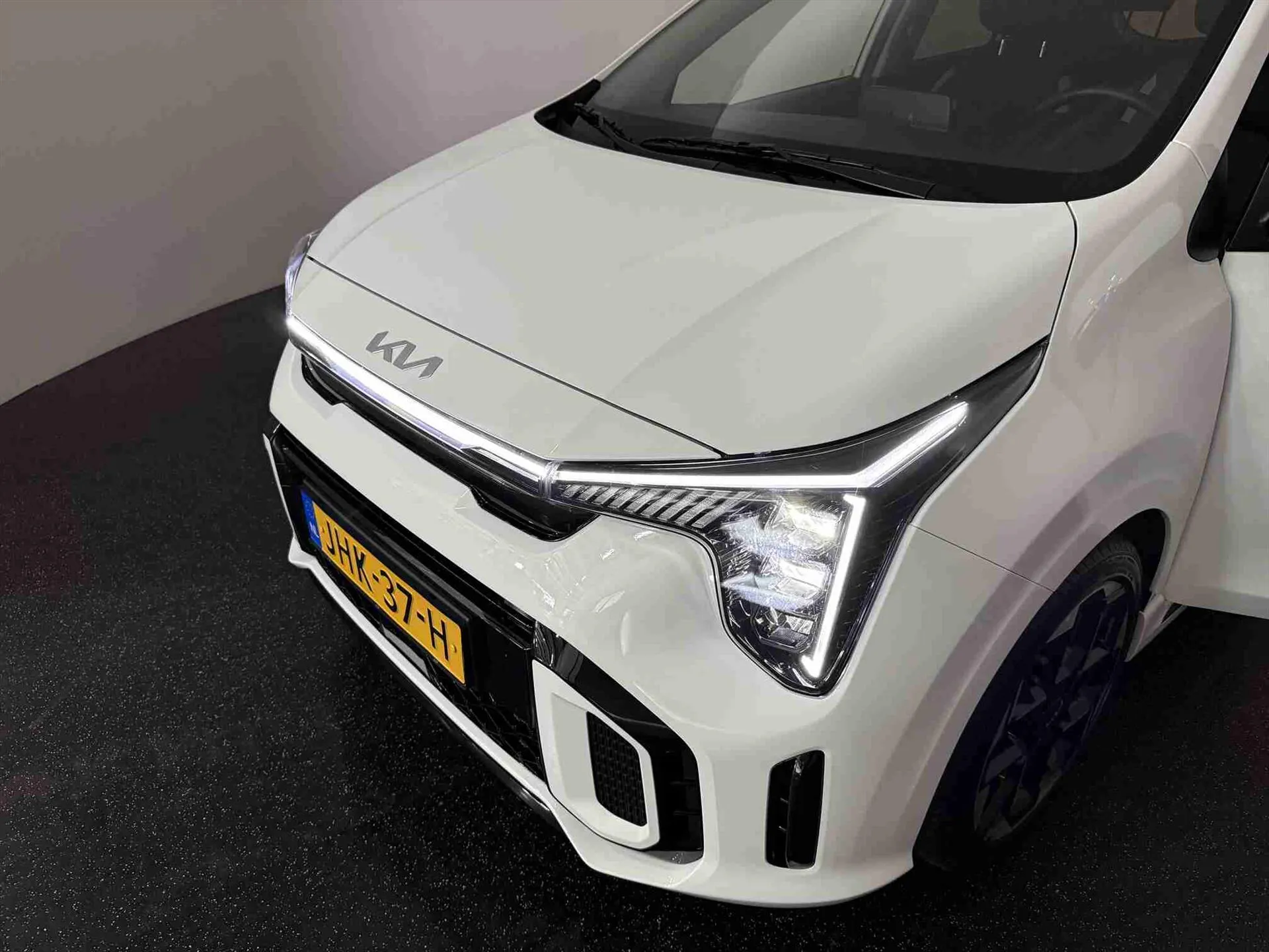 Kia Picanto met kenteken JHK-37-H – detailfoto