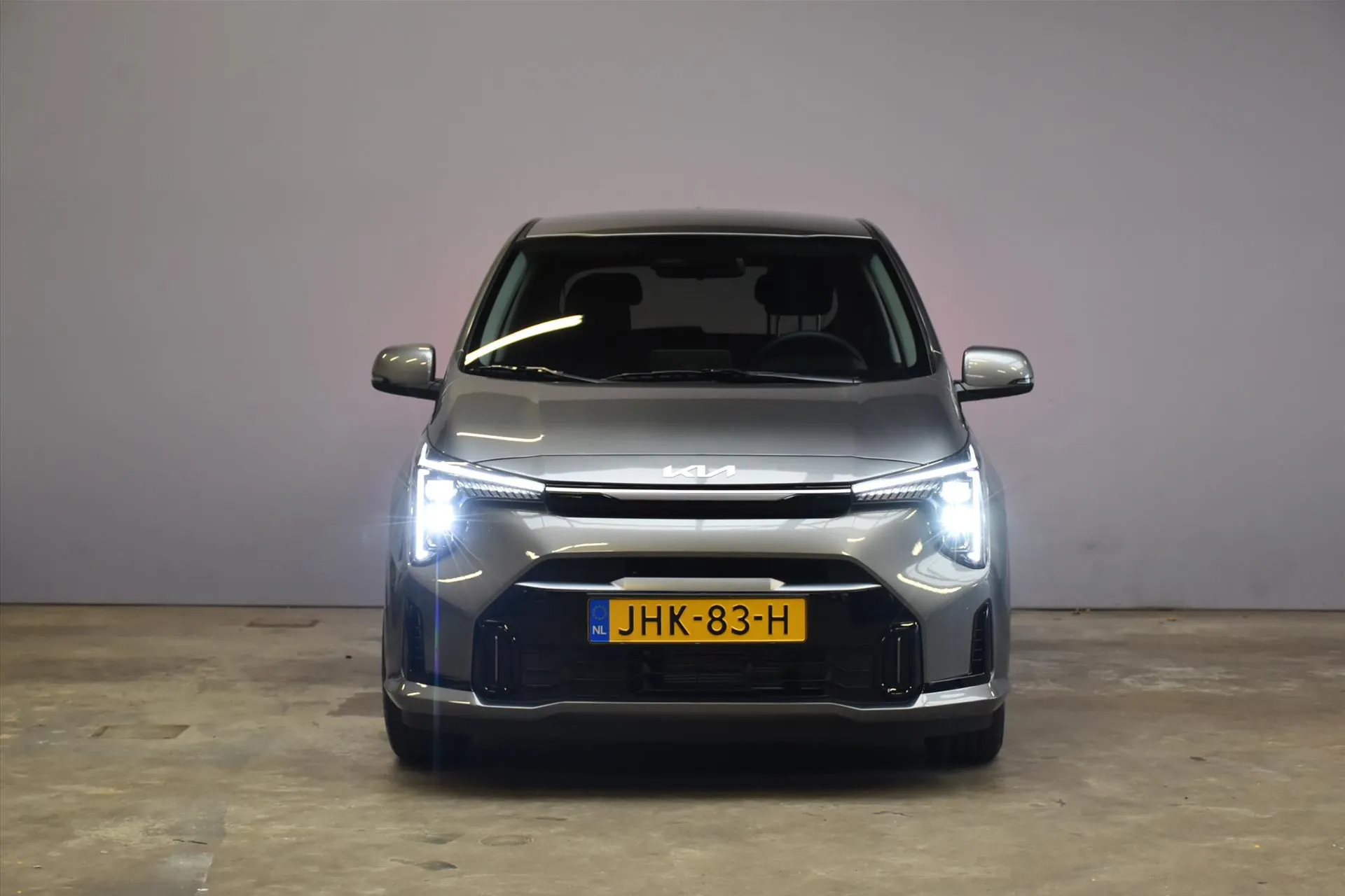 Kia Picanto met kenteken JHK-83-H – interieur