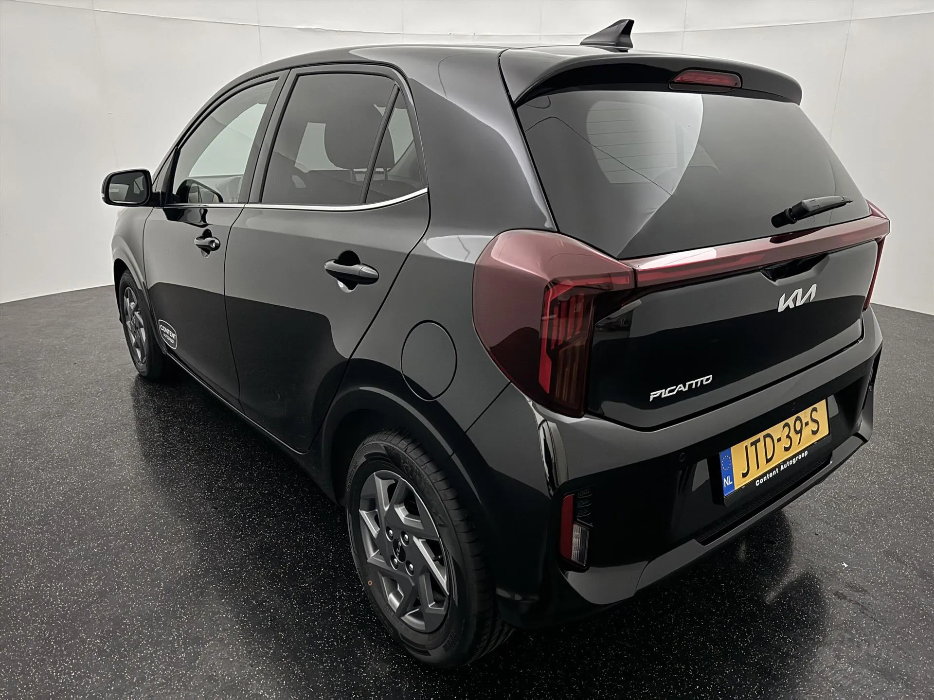 Kia Picanto met kenteken JTD-39-S – interieur