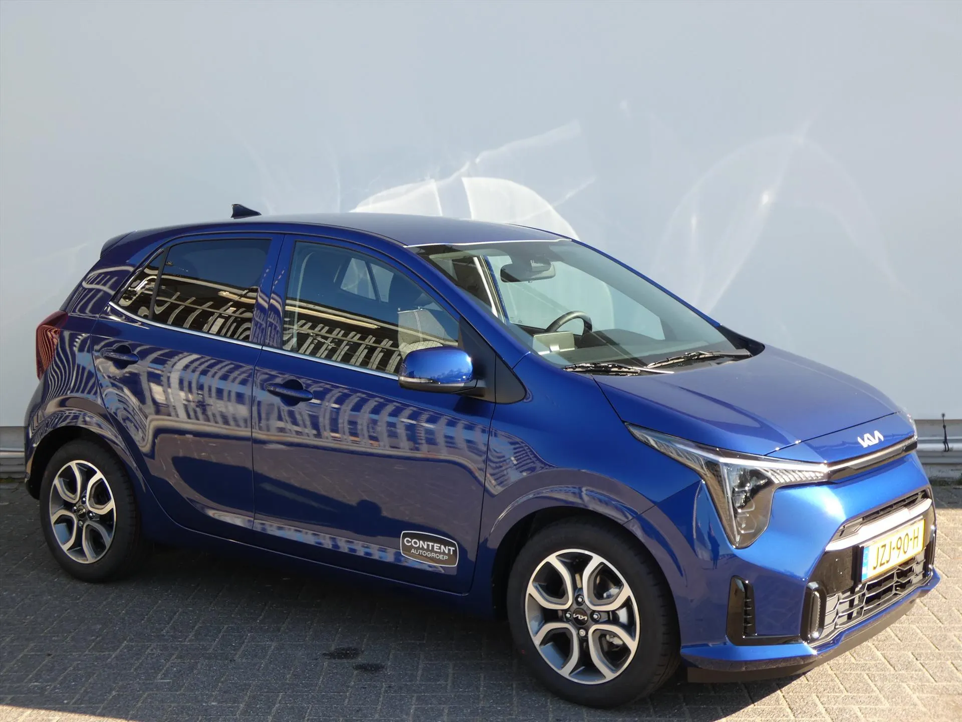 Kia Picanto met kenteken JZJ-90-H – interieur