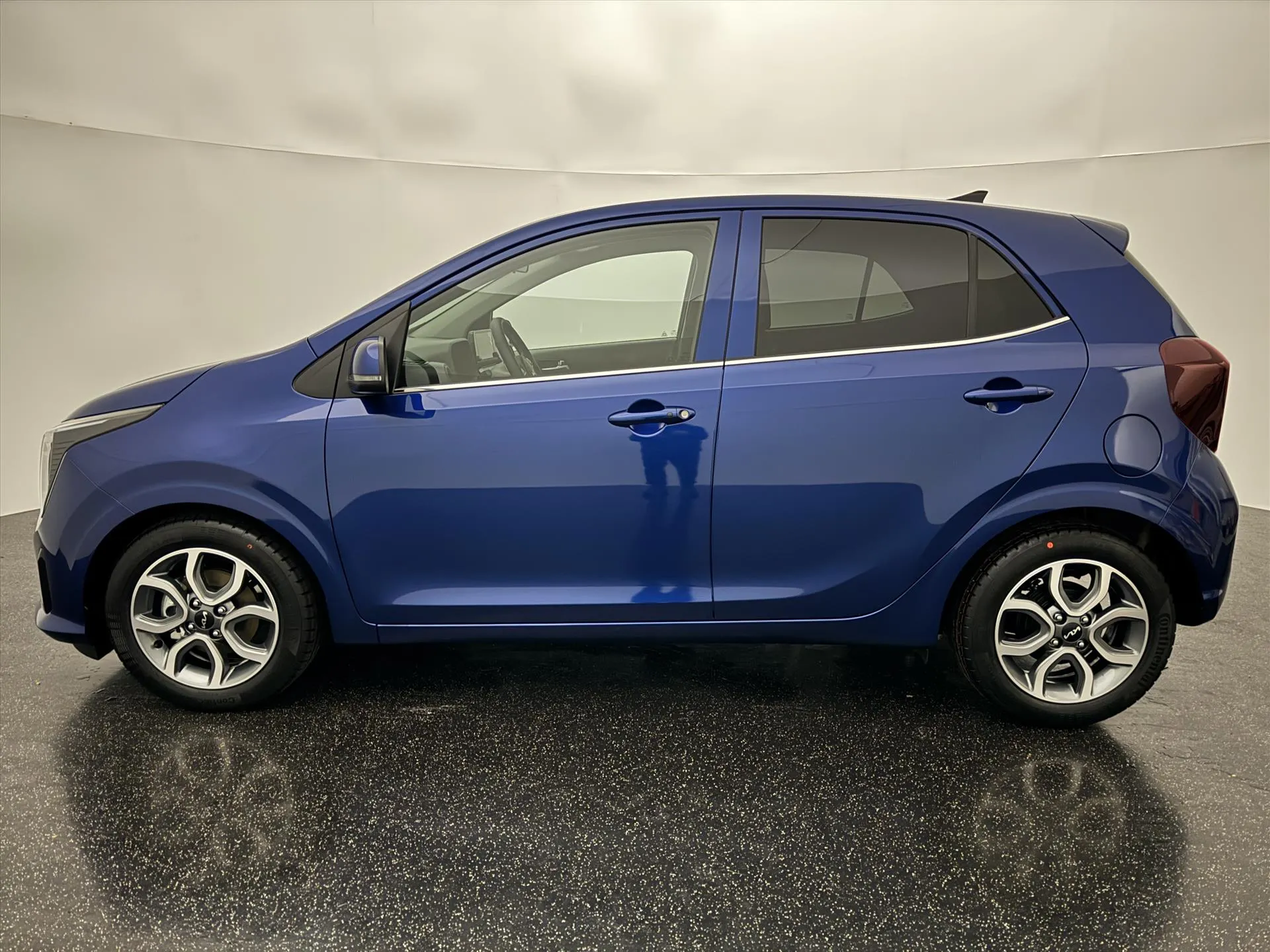 Kia Picanto met kenteken JZJ-94-H – achteraanzicht