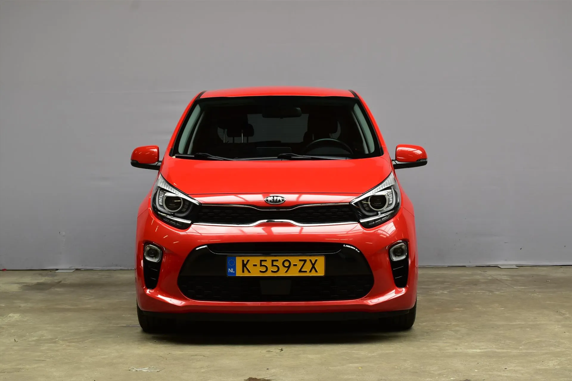 Kia Picanto met kenteken K-559-ZX – achteraanzicht