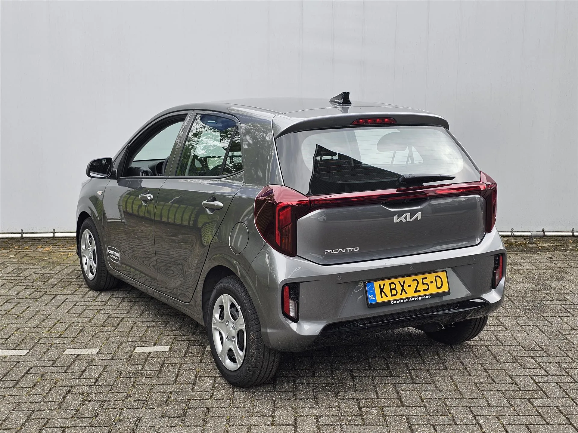 Kia Picanto met kenteken KBX-25-D – interieur
