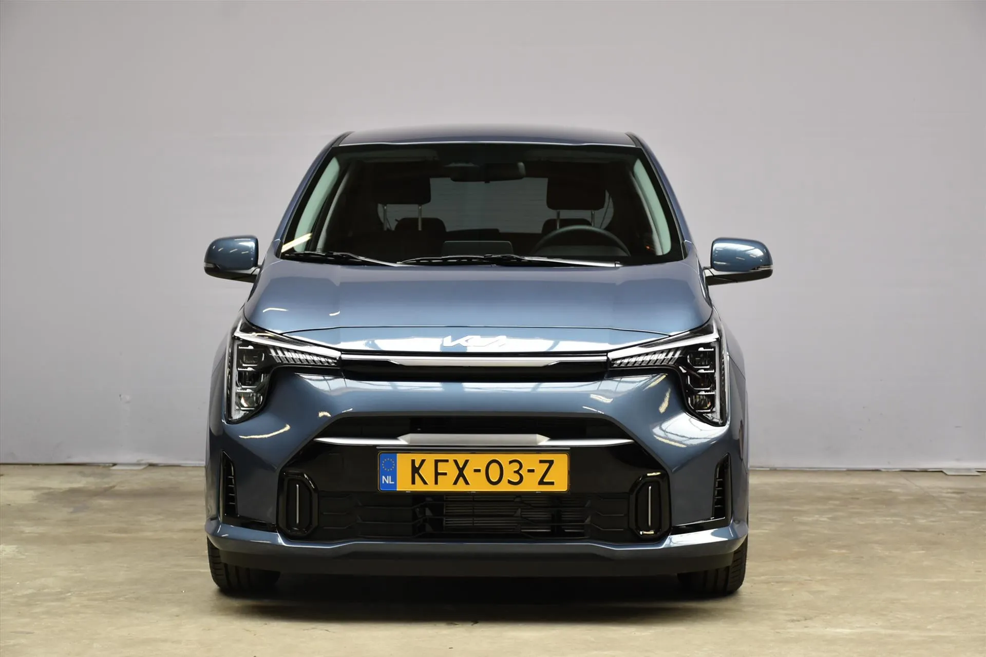 Kia Picanto met kenteken KFX-03-Z – achteraanzicht