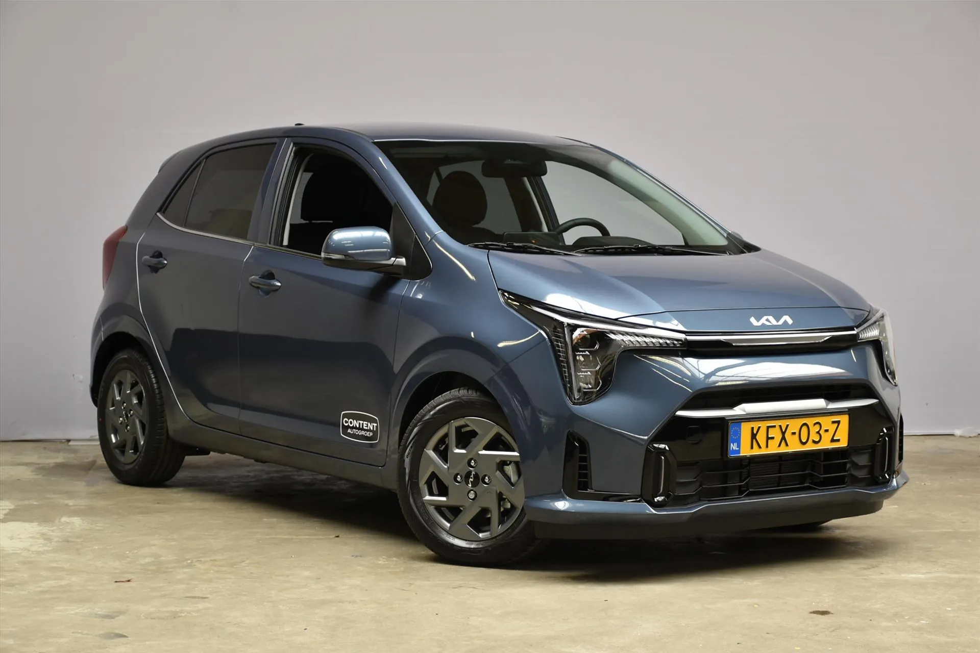 Kia Picanto met kenteken KFX-03-Z – interieur
