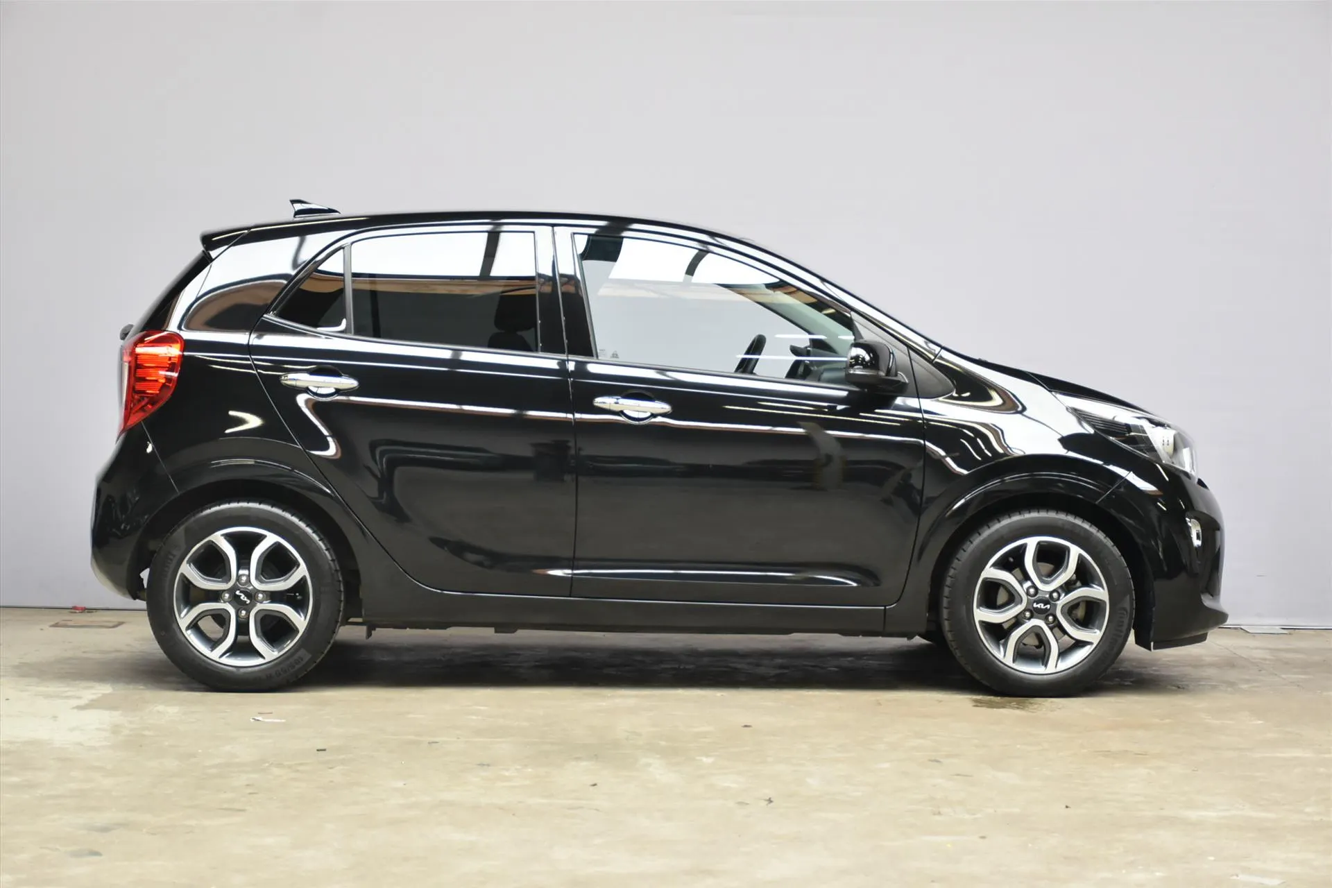 Kia Picanto met kenteken P-620-DR – dashboard