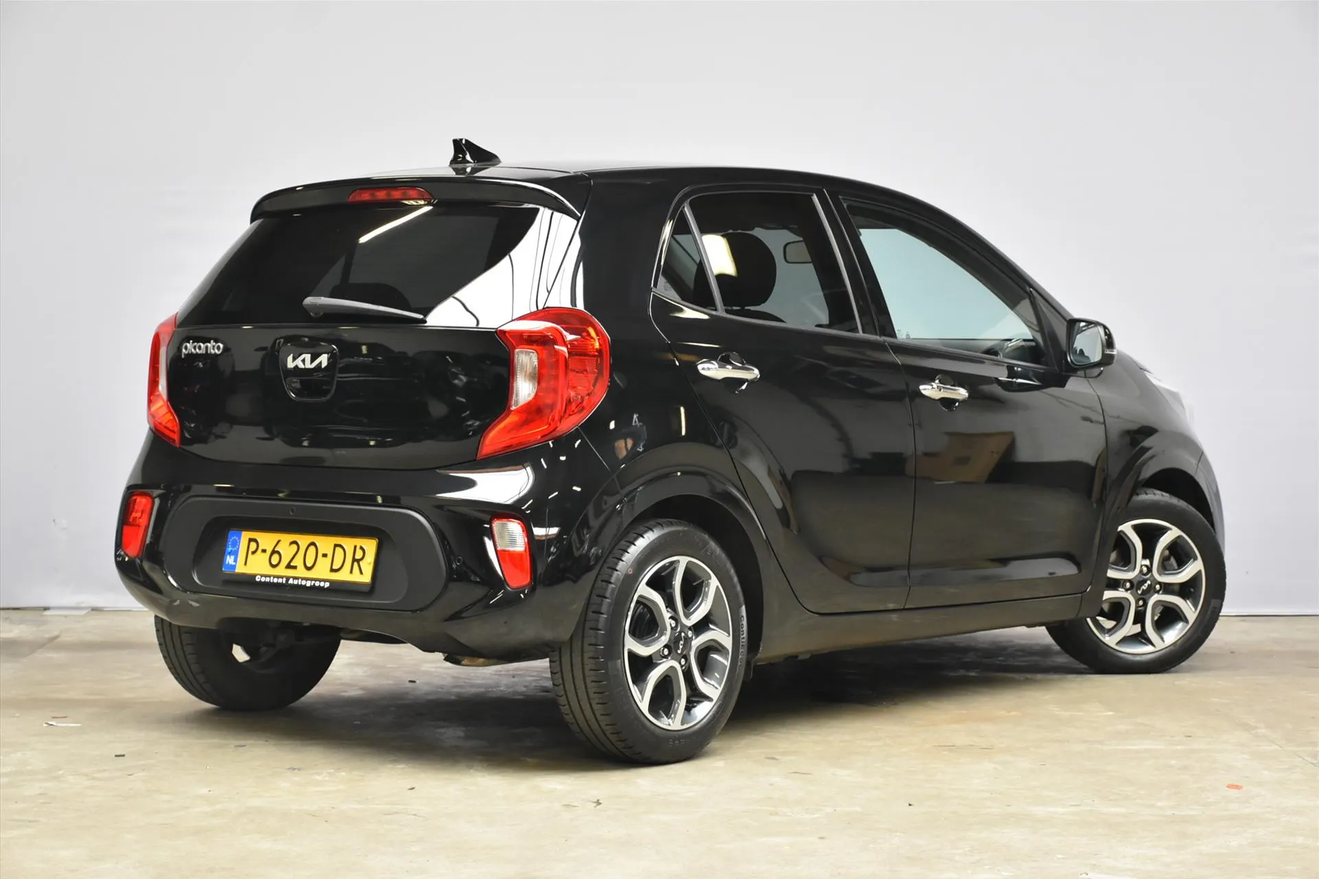 Kia Picanto met kenteken P-620-DR – detailfoto