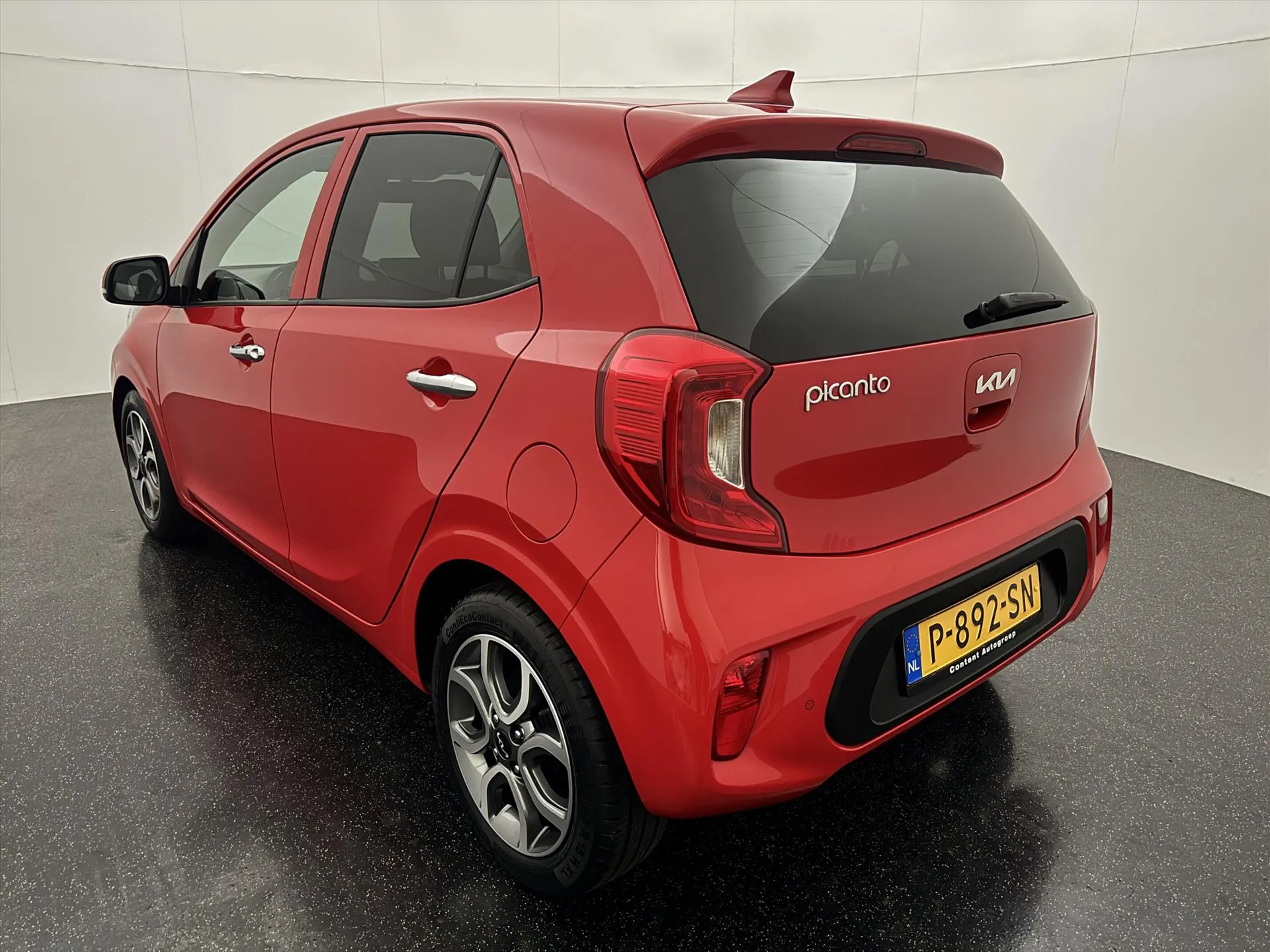 Kia Picanto met kenteken P-892-SN – interieur