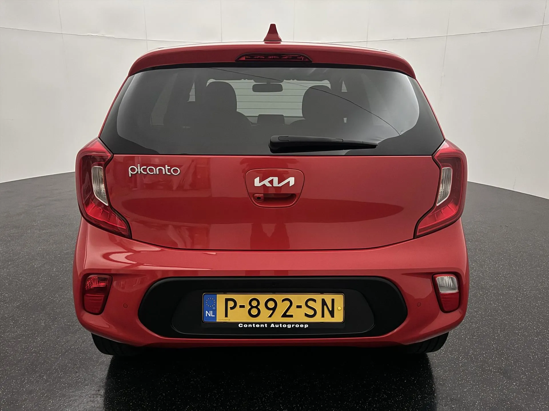 Kia Picanto met kenteken P-892-SN – dashboard