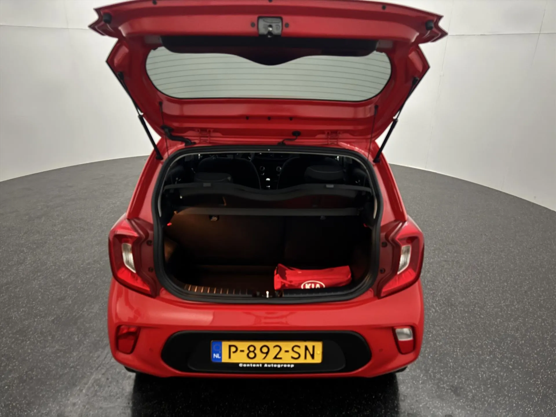 Kia Picanto met kenteken P-892-SN – detailfoto