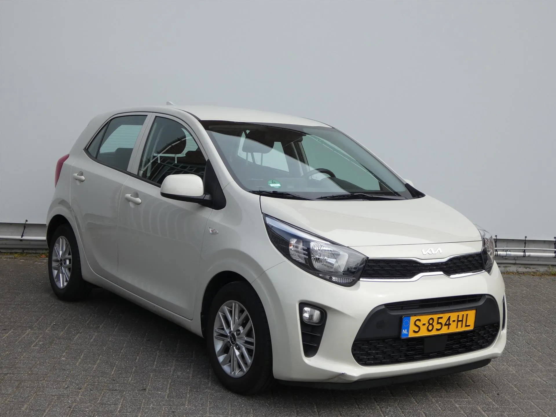 Kia Picanto met kenteken S-854-HL – interieur