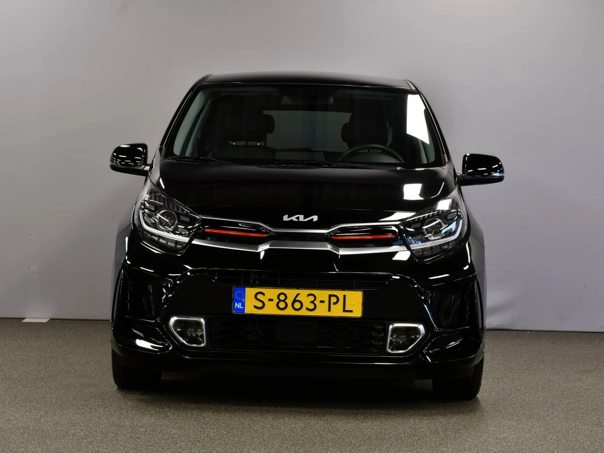 Kia Picanto met kenteken S-863-PL – achteraanzicht