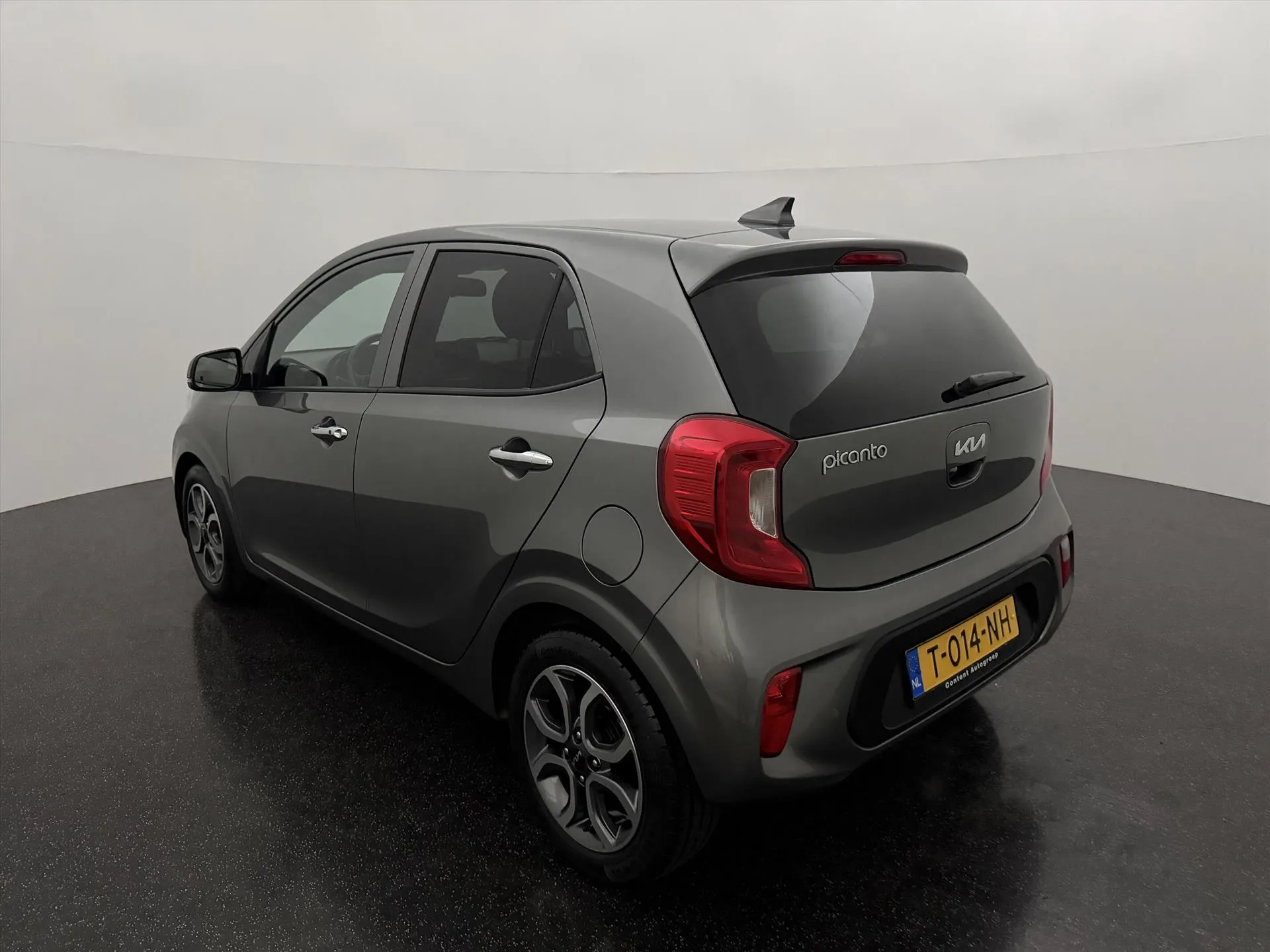 Kia Picanto met kenteken T-014-NH – interieur
