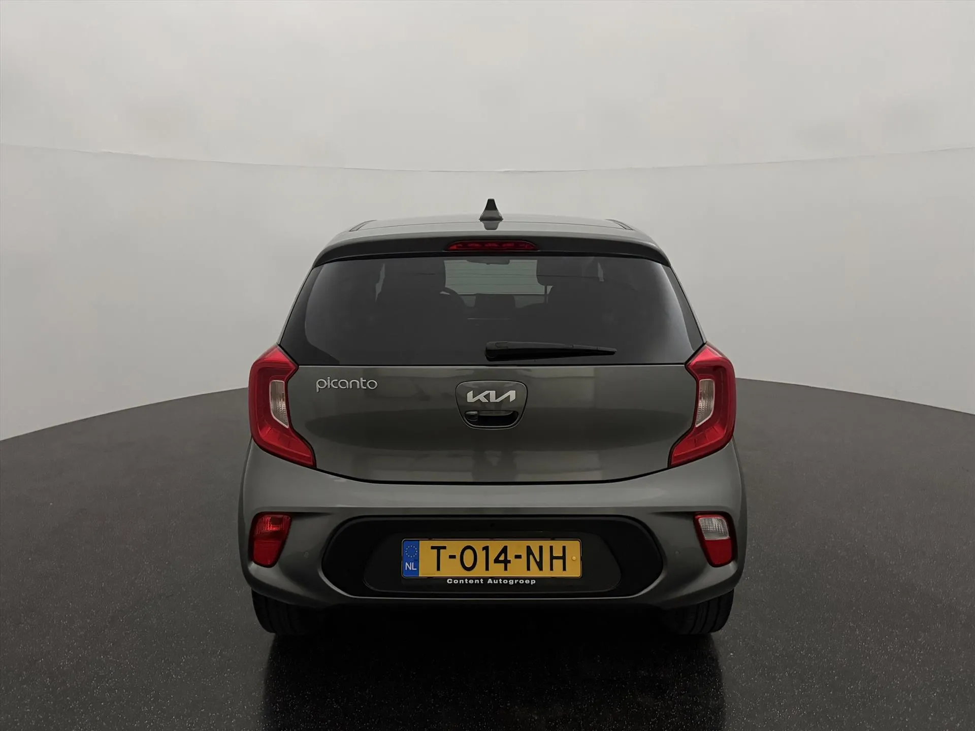Kia Picanto met kenteken T-014-NH – dashboard