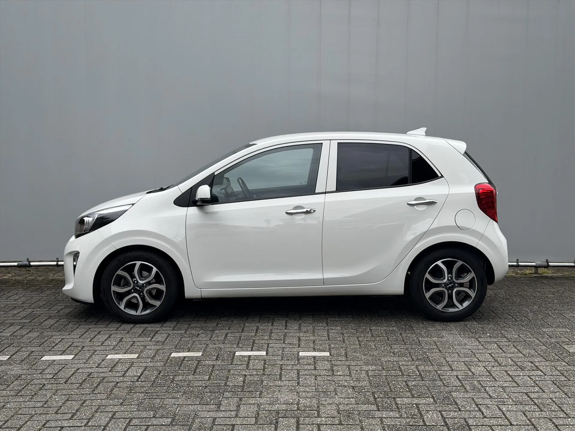 Kia Picanto met kenteken T-478-DK – achteraanzicht