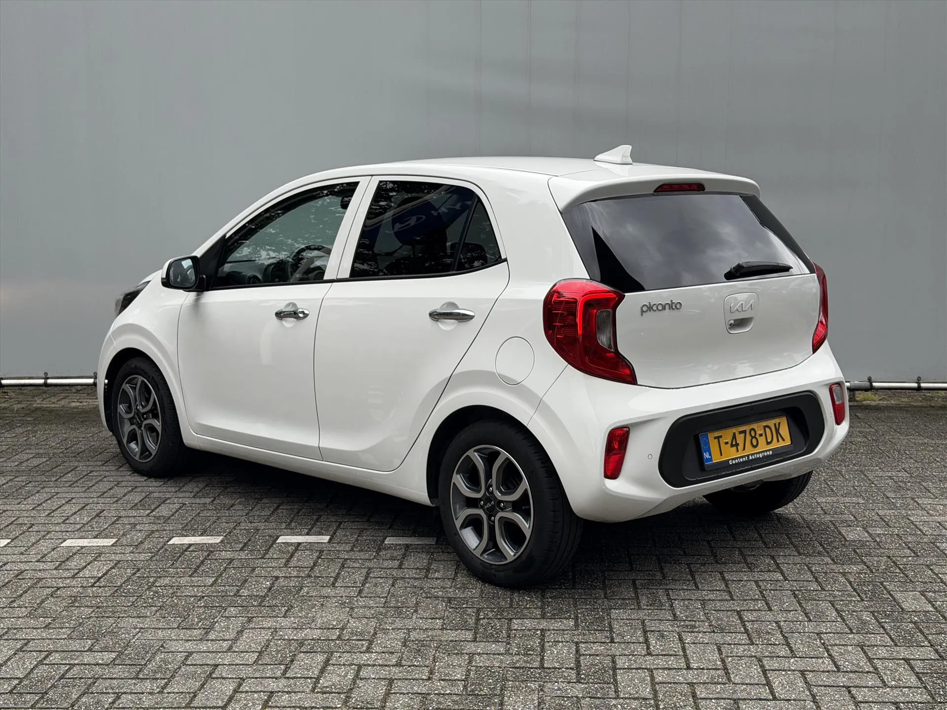 Kia Picanto met kenteken T-478-DK – interieur