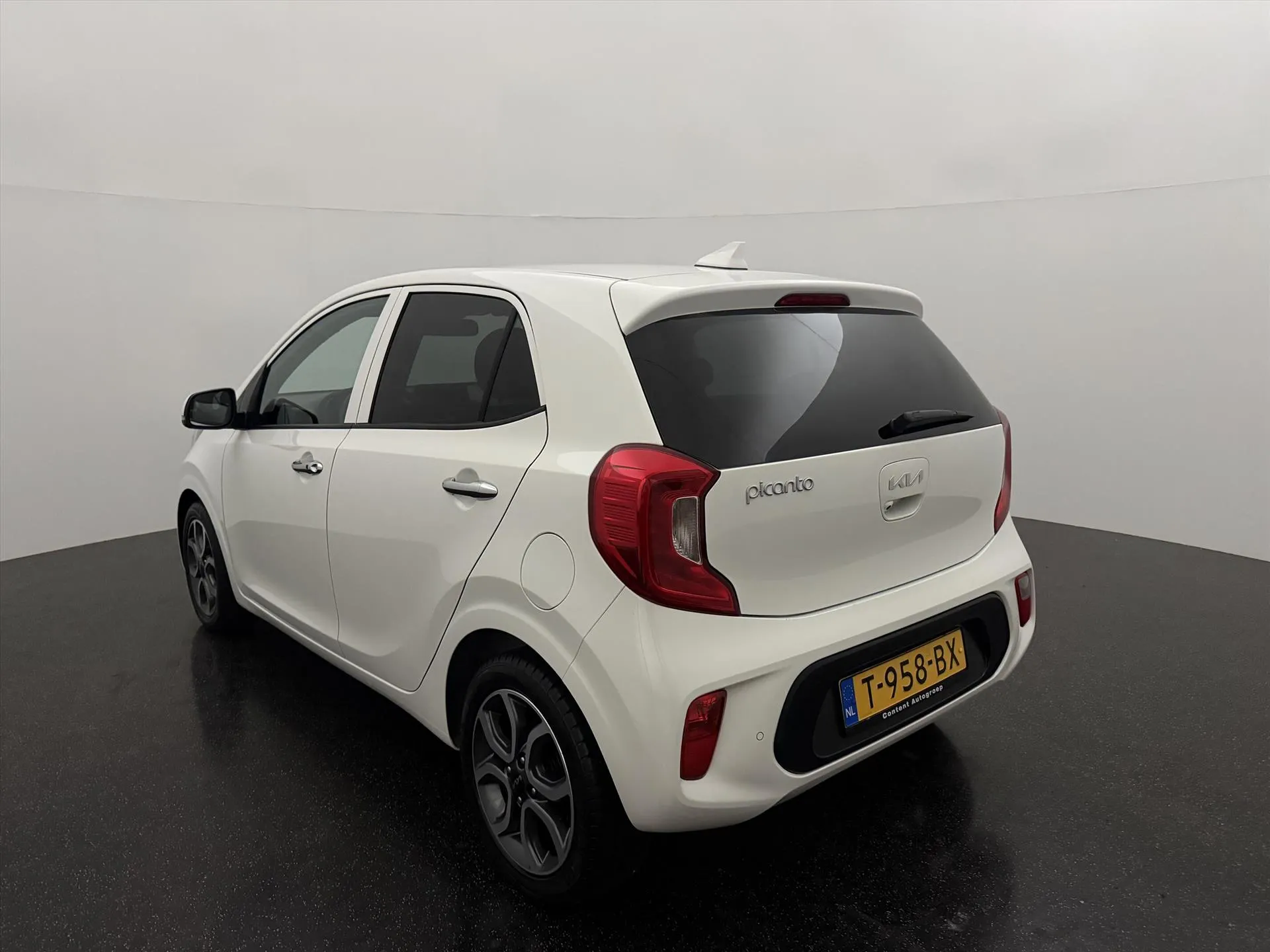 Kia Picanto met kenteken T-958-BX – interieur