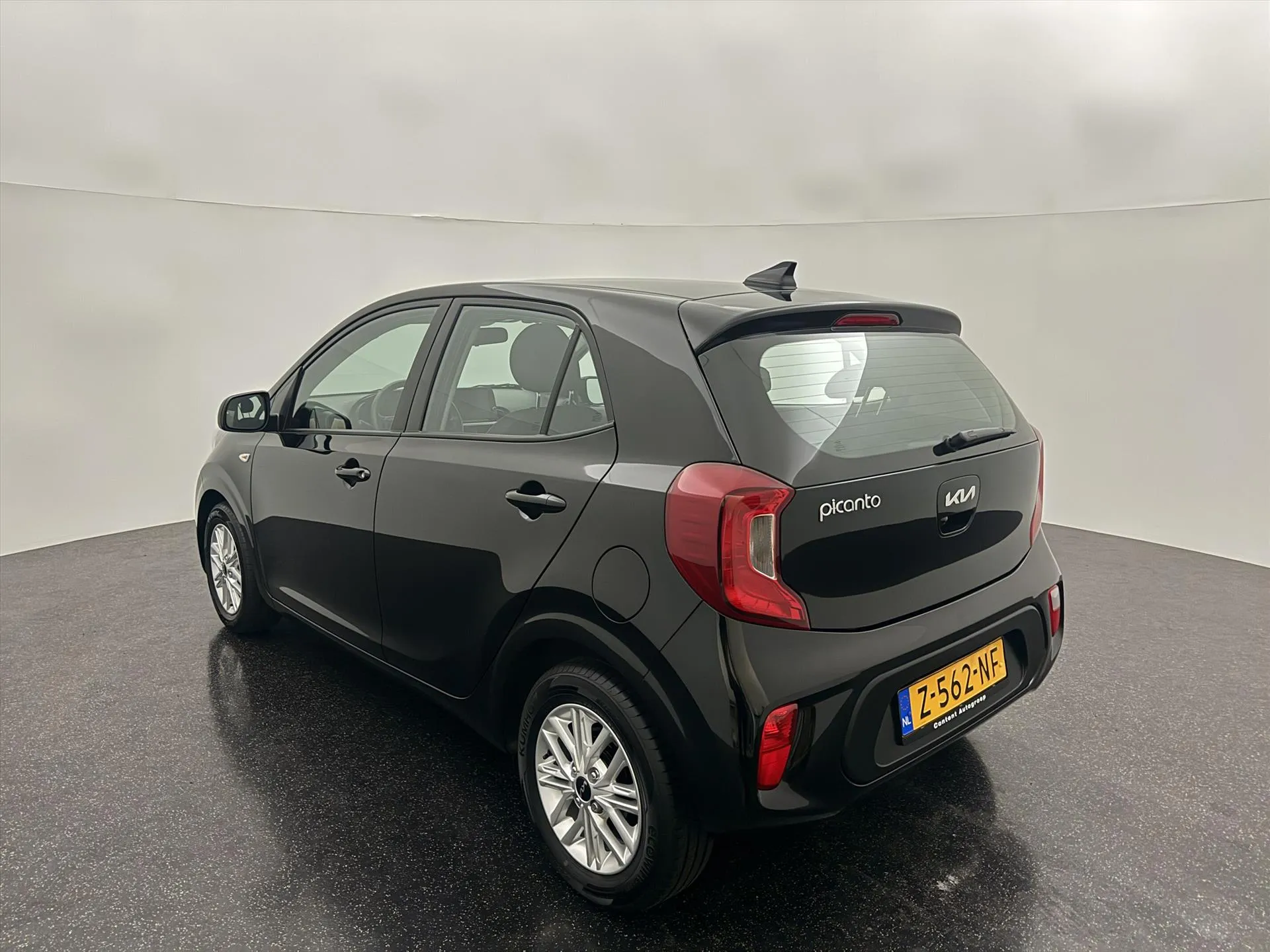 Kia Picanto met kenteken Z-562-NF – dashboard