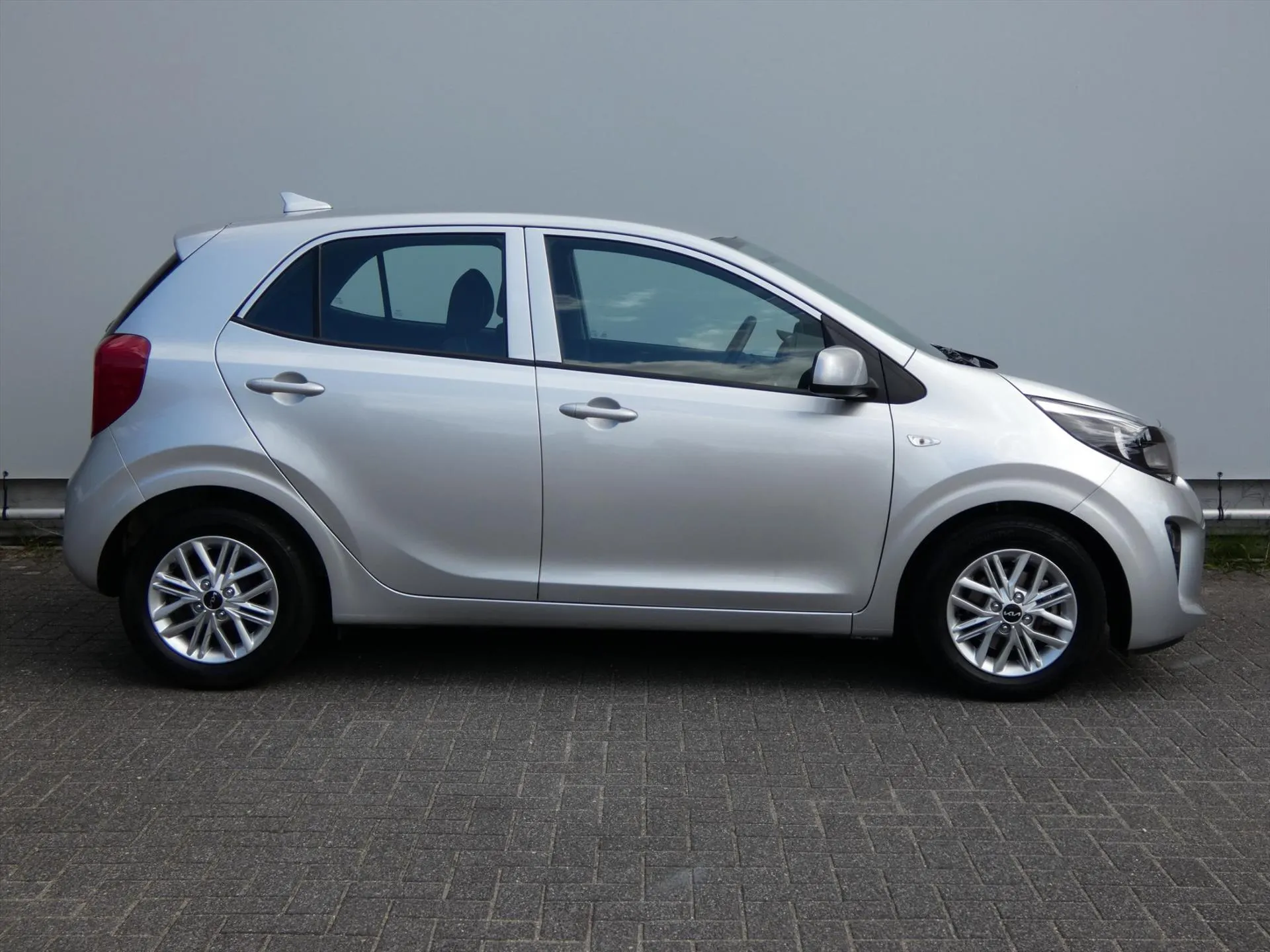 Kia Picanto met kenteken Z-804-PV – dashboard