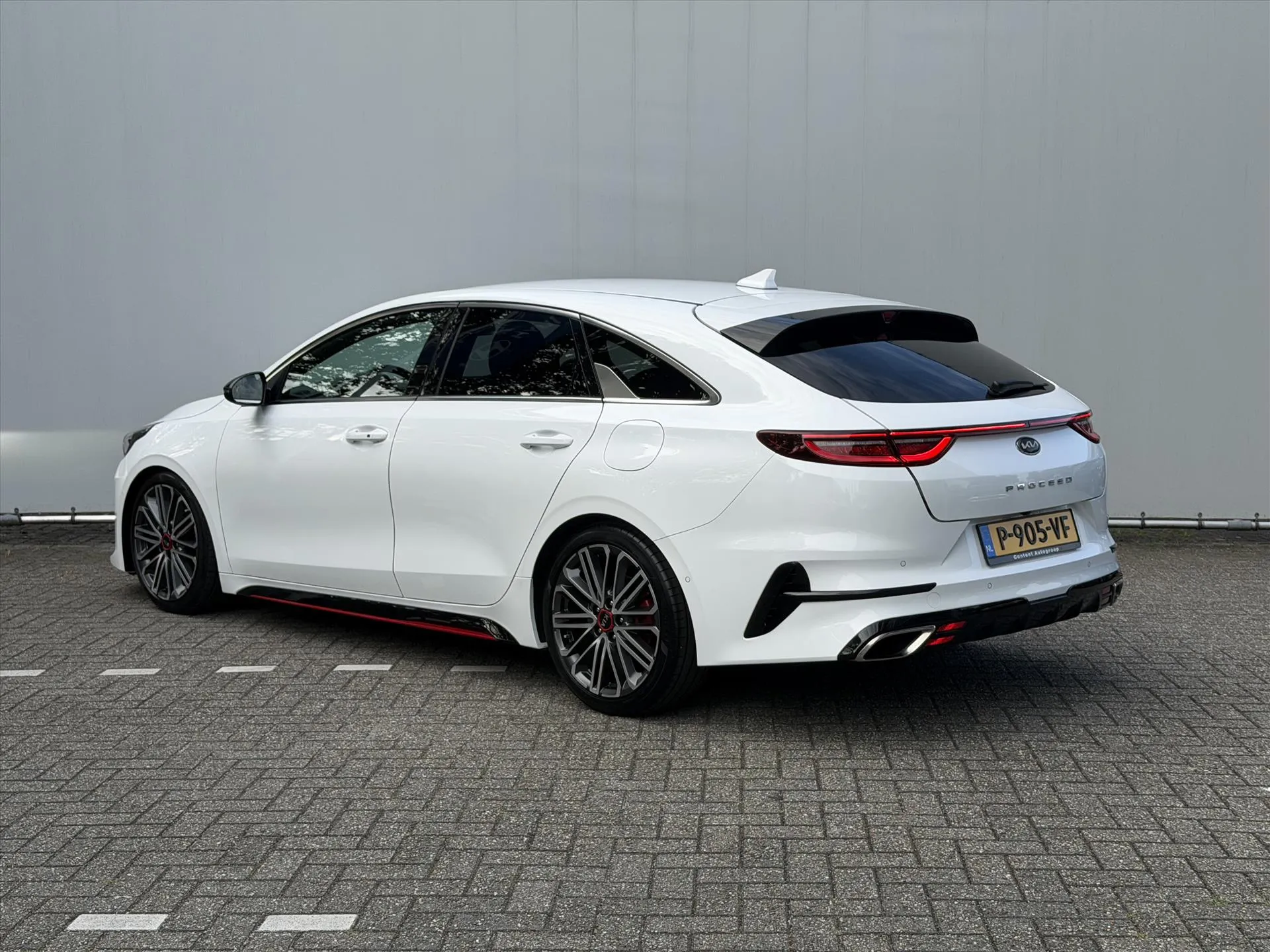 Kia ProCeed met kenteken P-905-VF – interieur