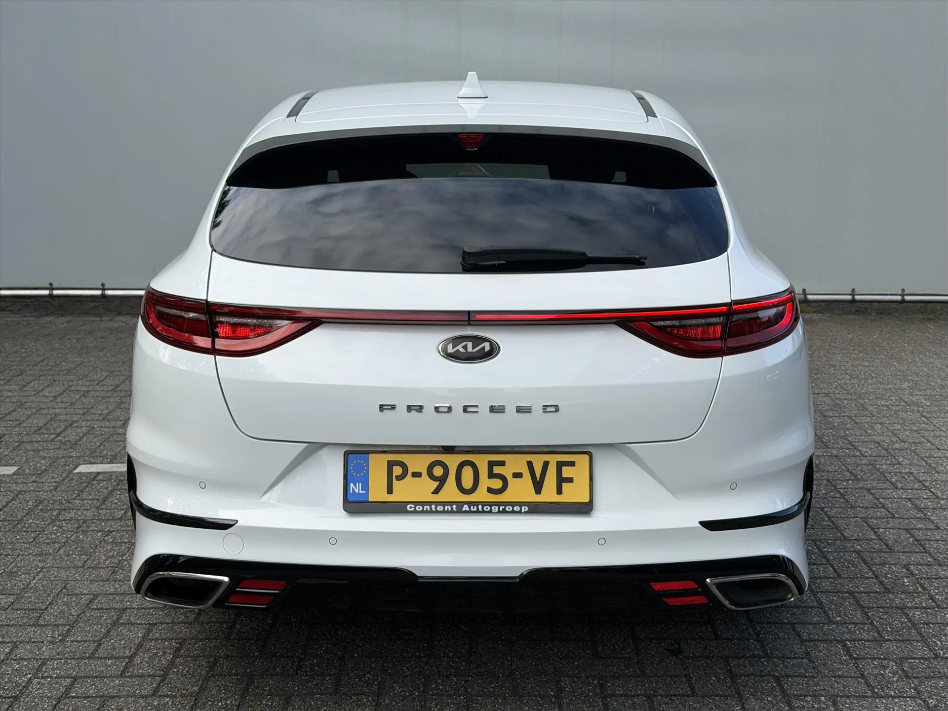 Kia ProCeed met kenteken P-905-VF – dashboard