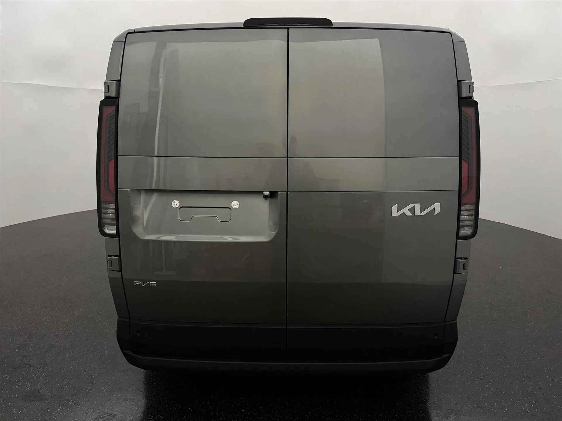 Kia PV5 met kenteken 71550 – dashboard