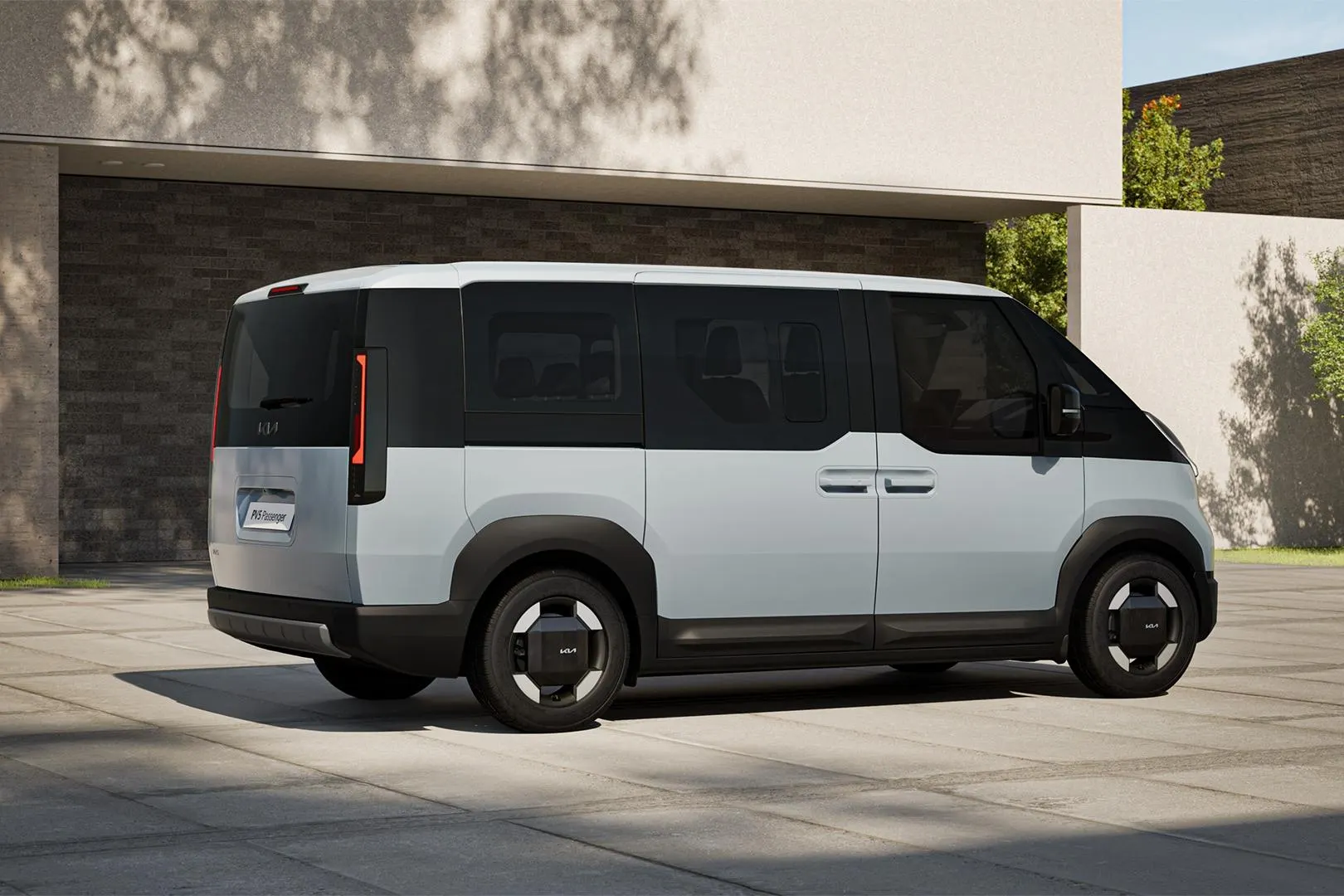 Kia PV5 met kenteken 72952 – achteraanzicht