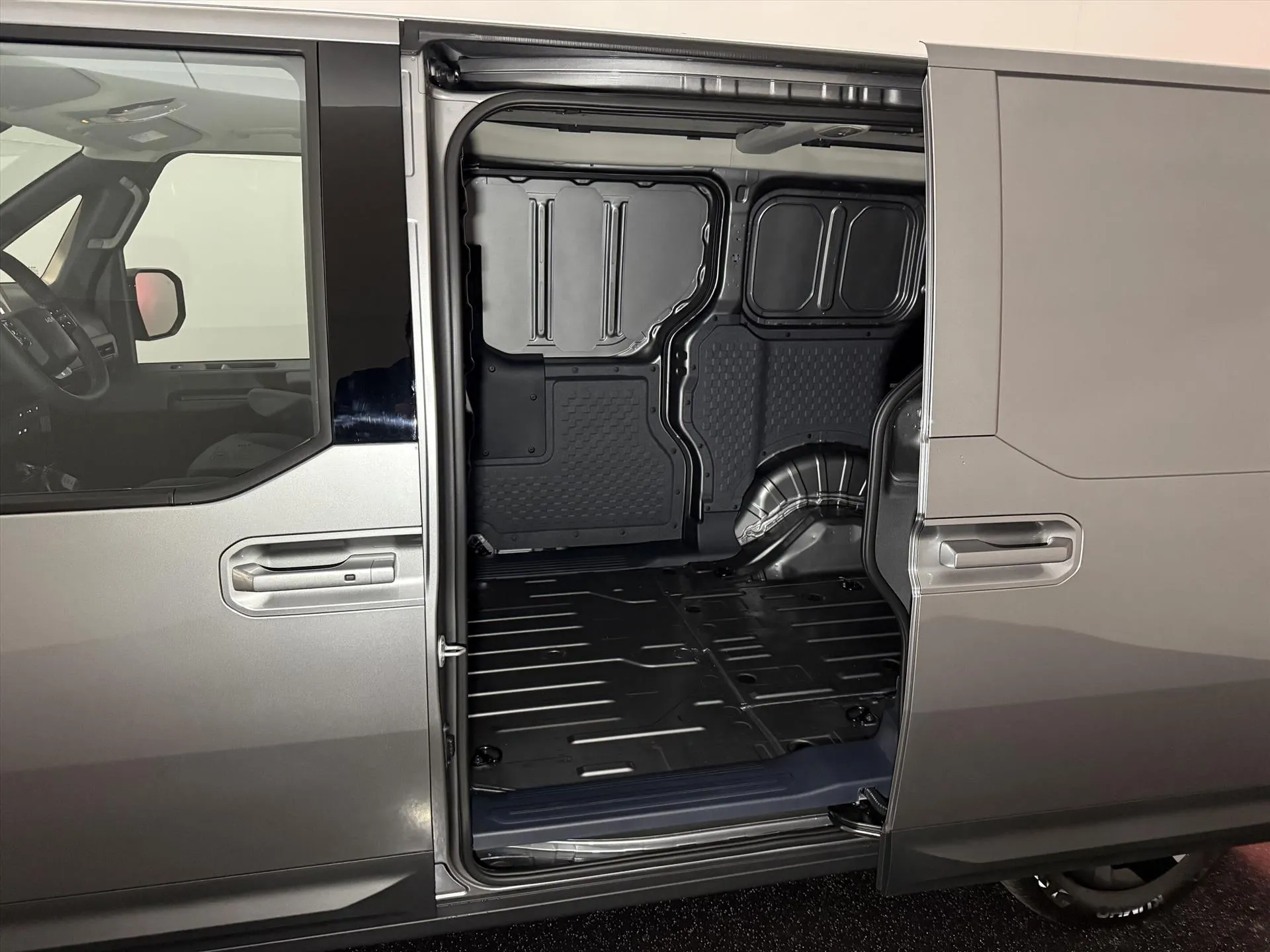 Kia PV5 met kenteken 73794 – interieur