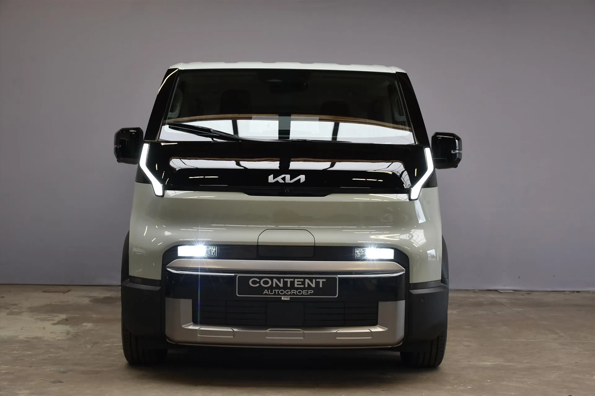 Kia PV5 met kenteken 76211 – interieur