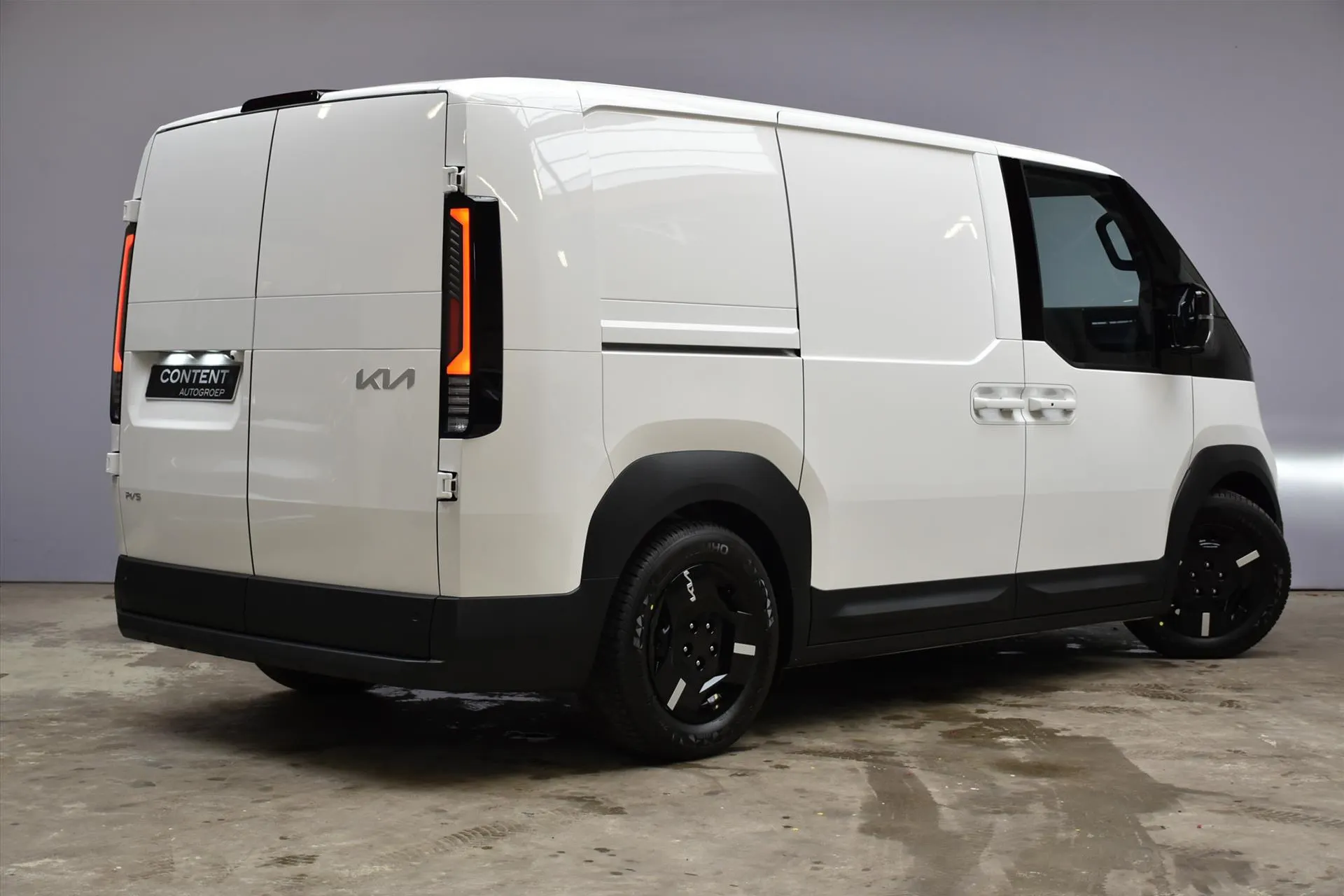 Kia PV5 met kenteken 76828 – detailfoto
