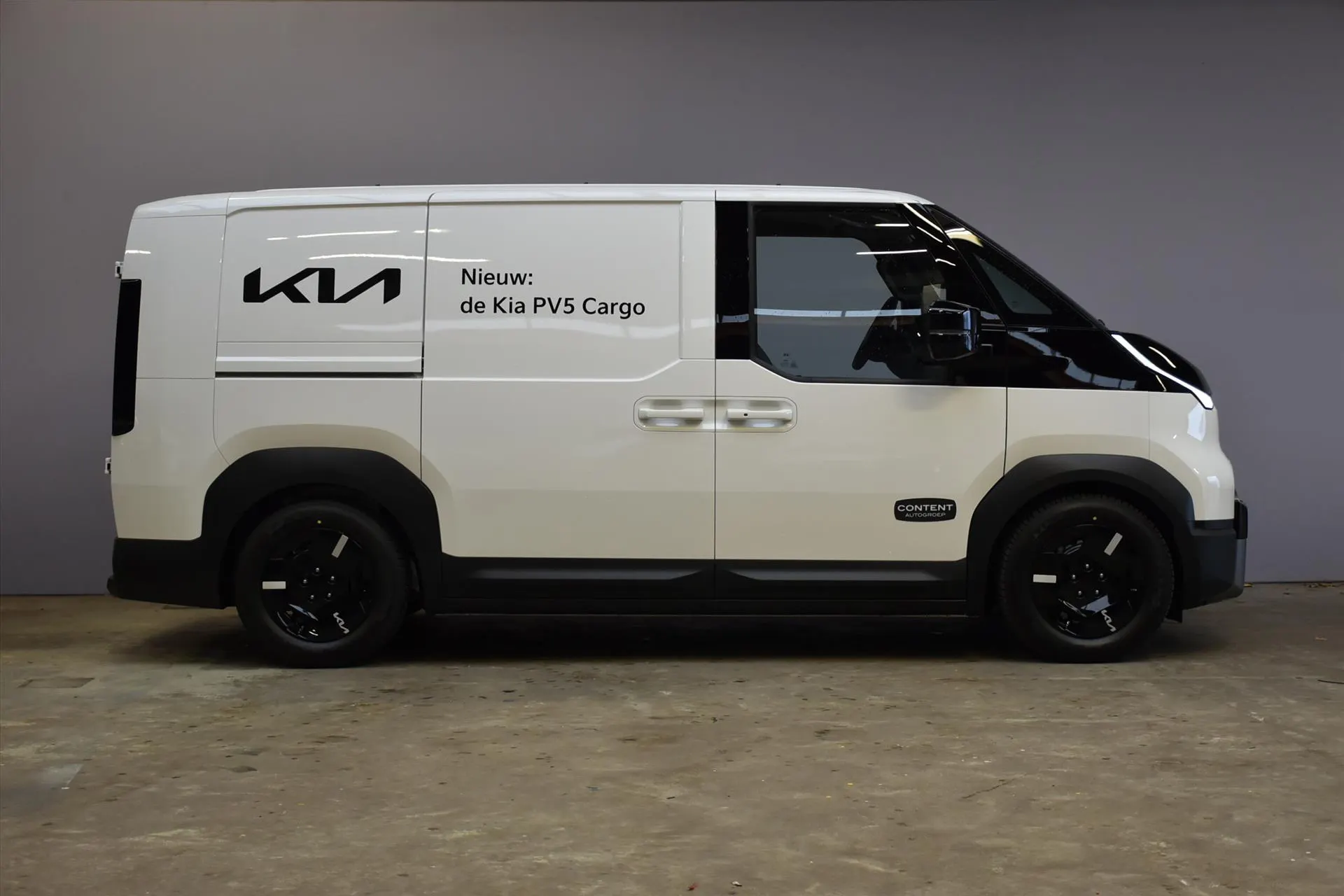 Kia PV5 met kenteken V-14-NPS – detailfoto