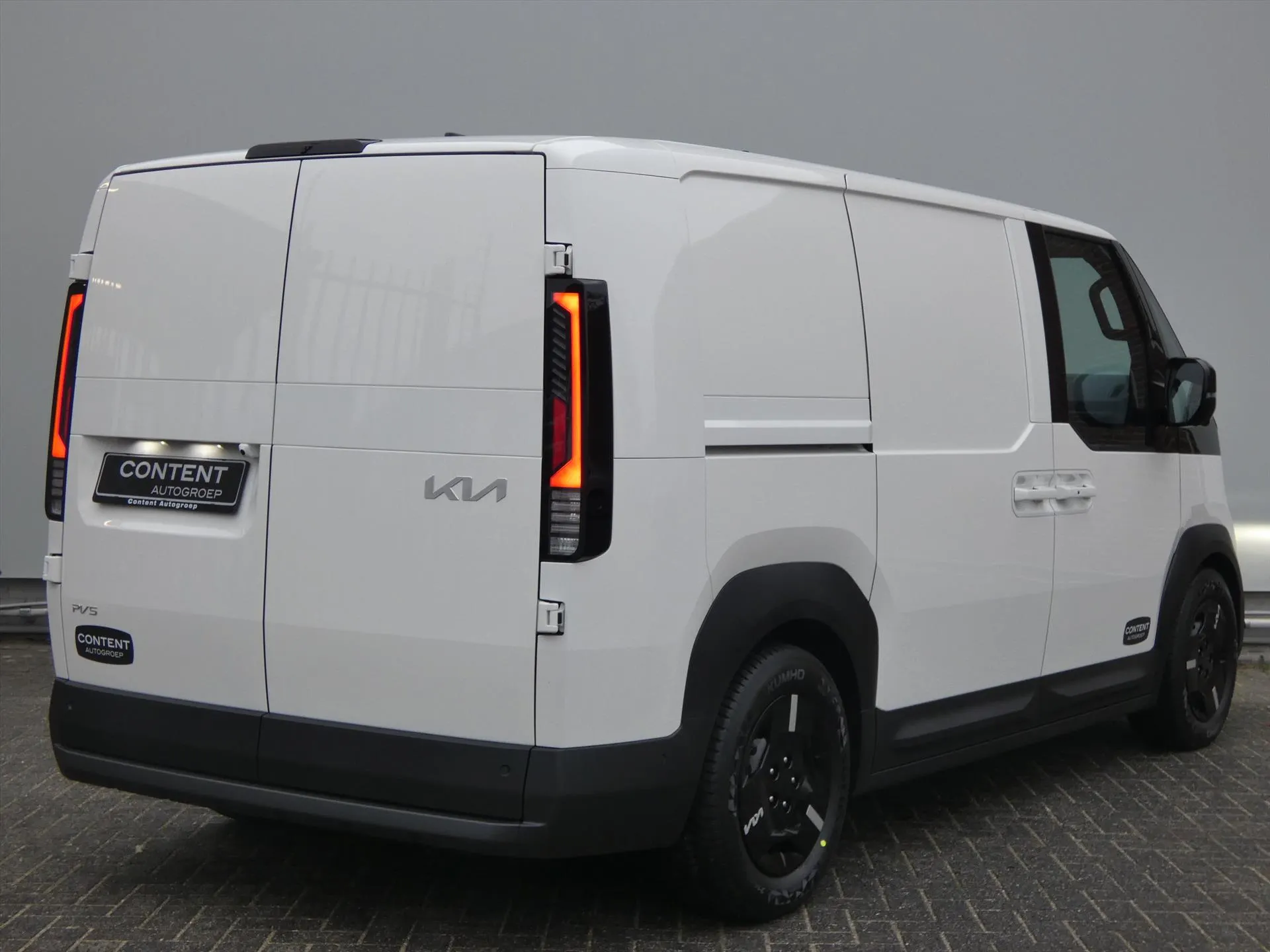 Kia PV5 met kenteken V-35-NTK – detailfoto
