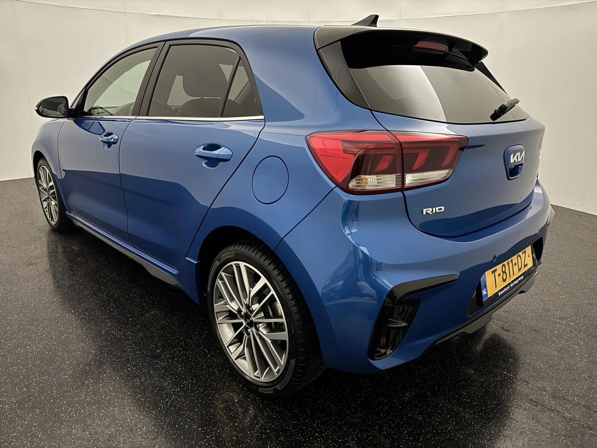 Kia Rio met kenteken T-811-DZ – interieur