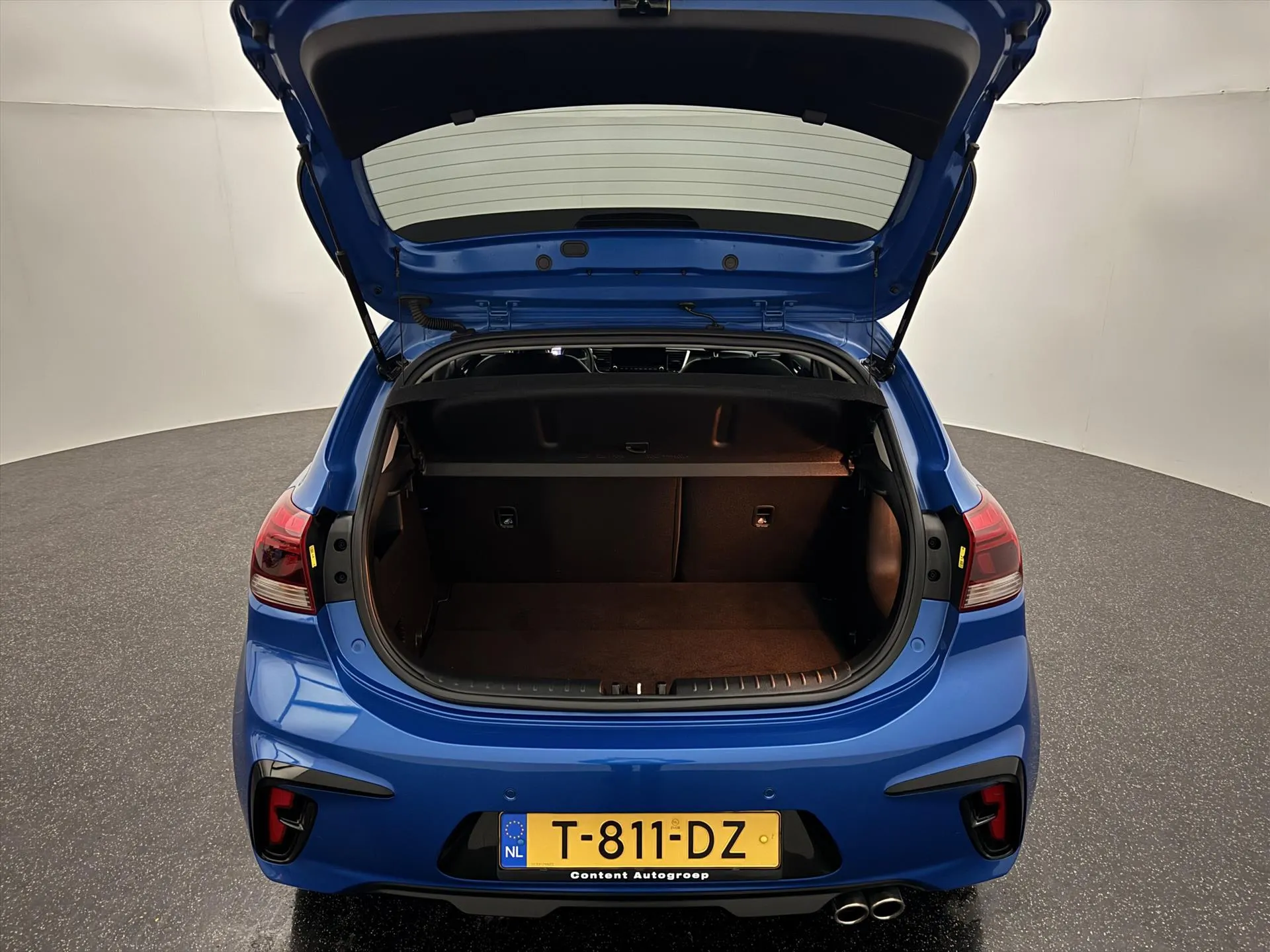 Kia Rio met kenteken T-811-DZ – detailfoto