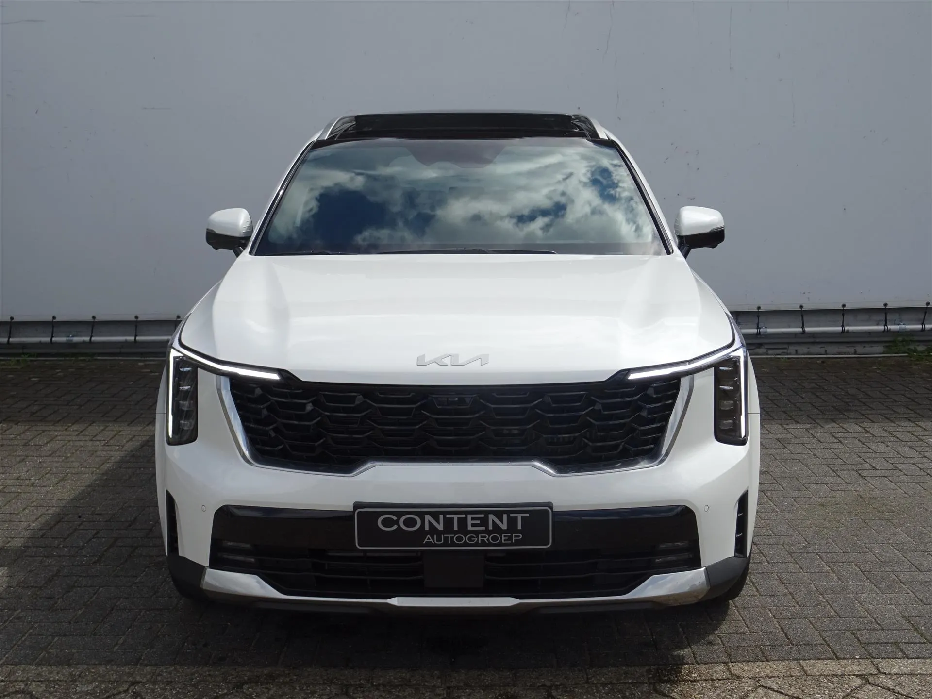 Kia Sorento met kenteken 62596 – achteraanzicht