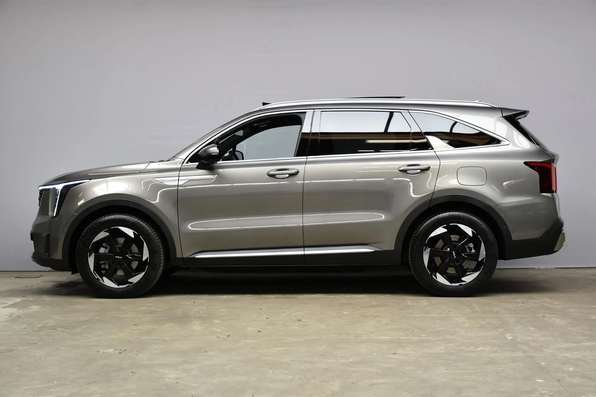 Kia Sorento met kenteken 69076 – achteraanzicht