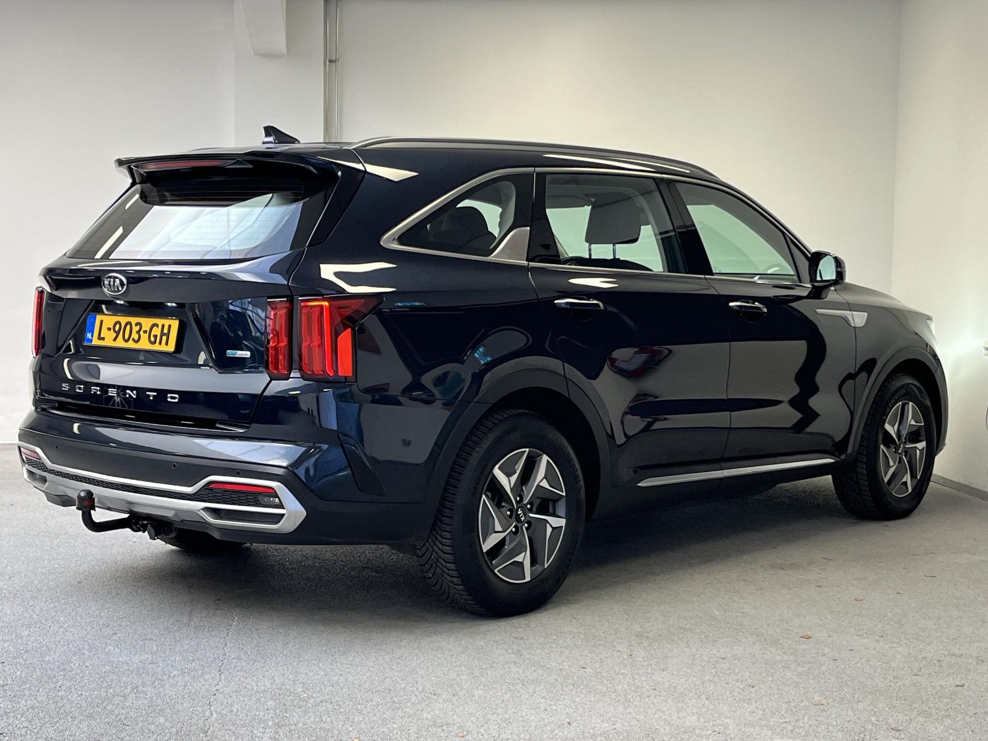 Kia Sorento met kenteken L-903-GH – achteraanzicht