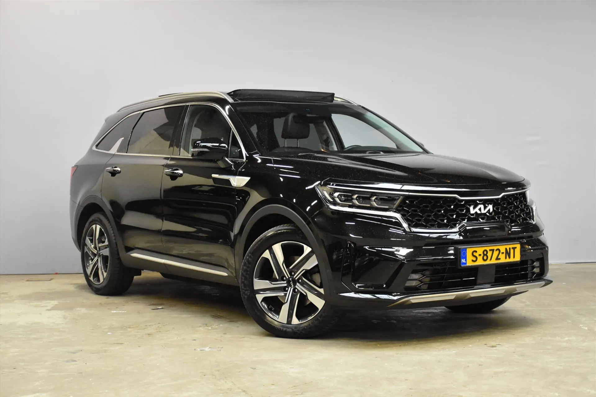 Kia Sorento met kenteken S-872-NT – interieur