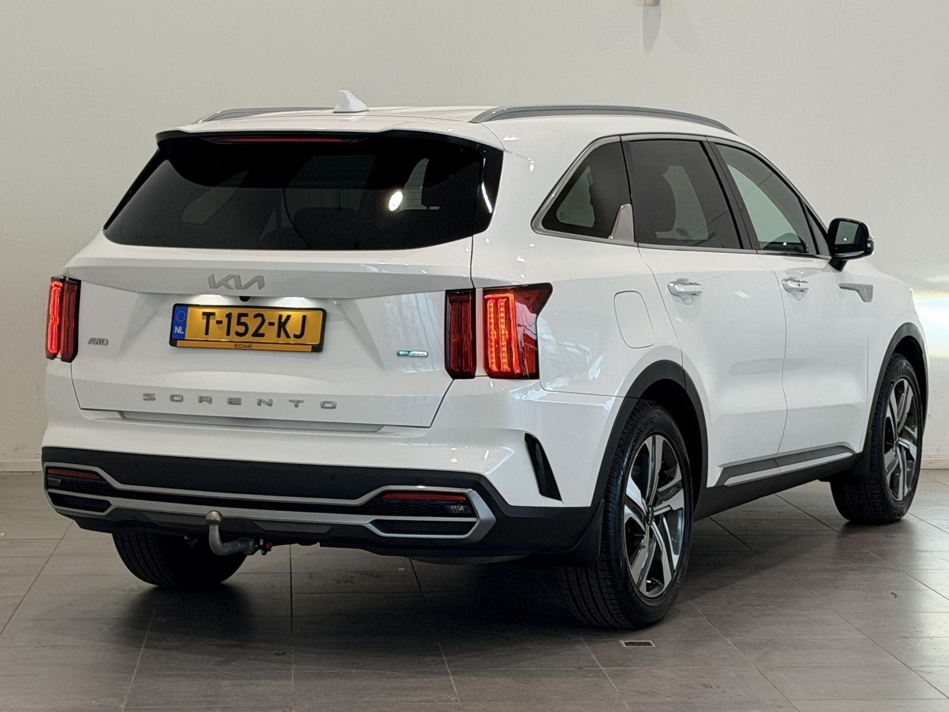 Kia Sorento met kenteken T-152-KJ – achteraanzicht