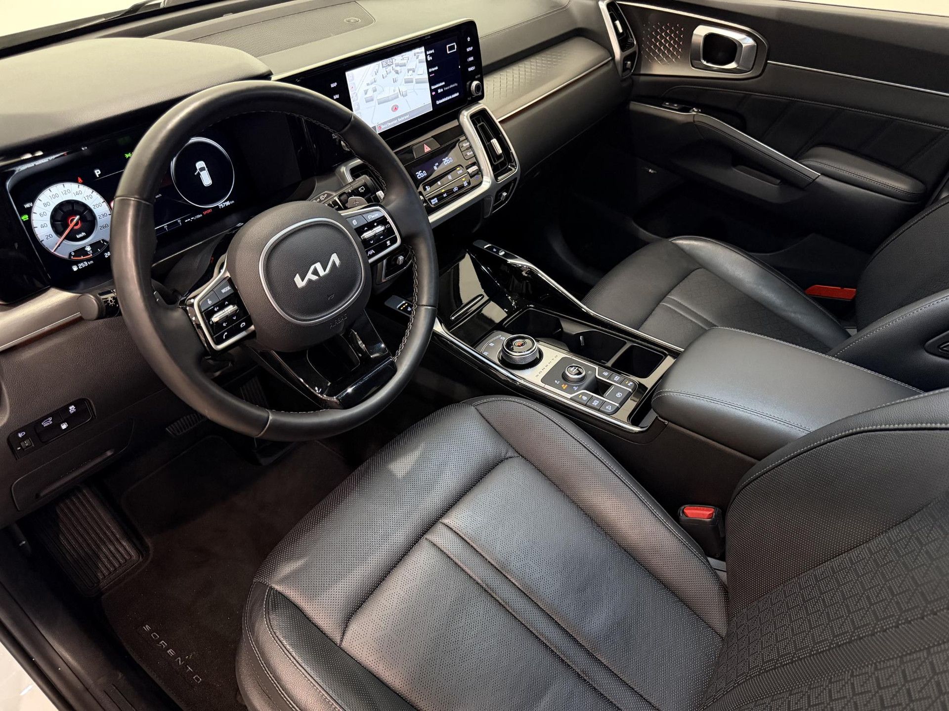 Kia Sorento met kenteken T-152-KJ – interieur