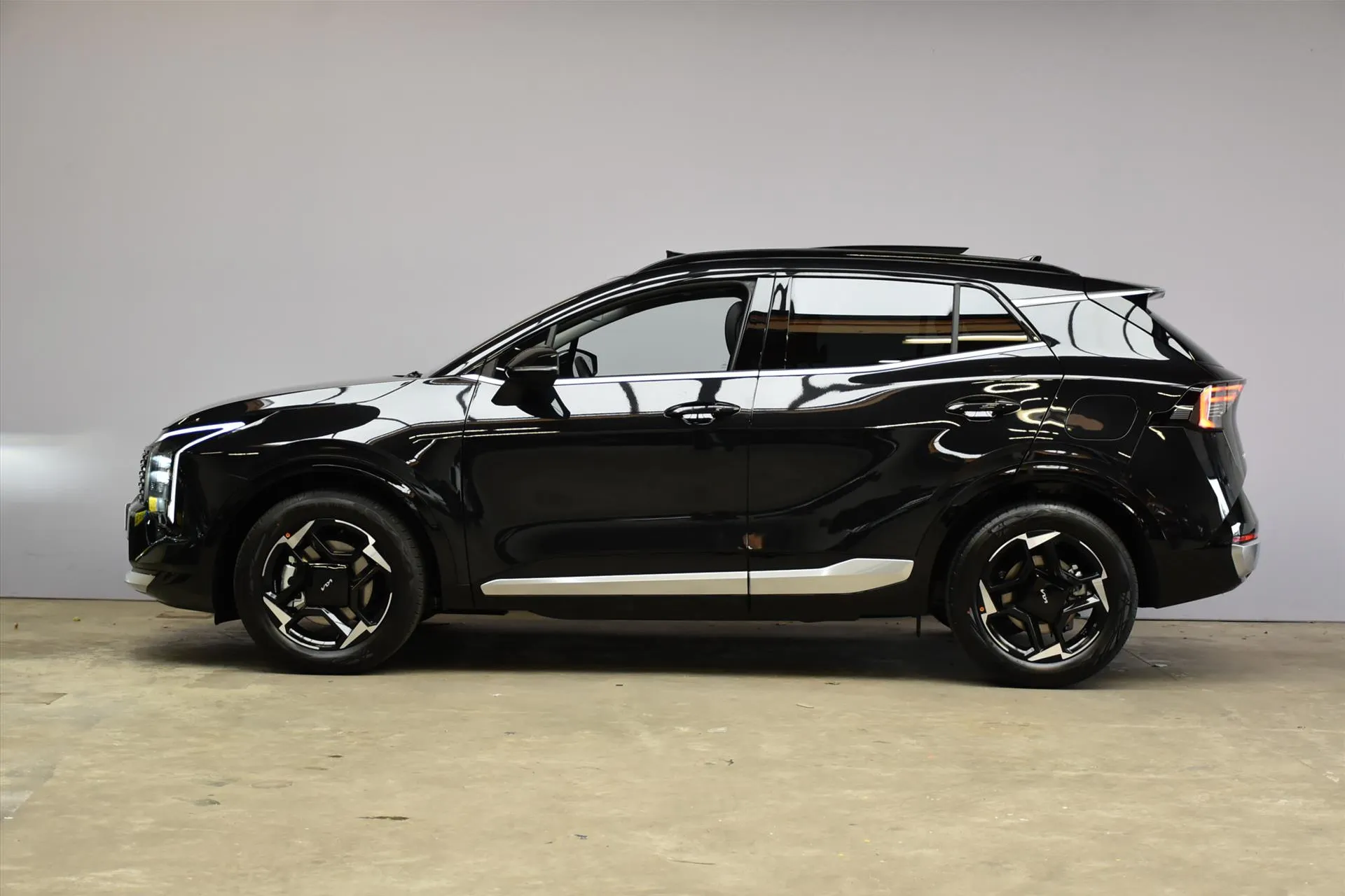 Kia Sportage met kenteken 74383 – achteraanzicht